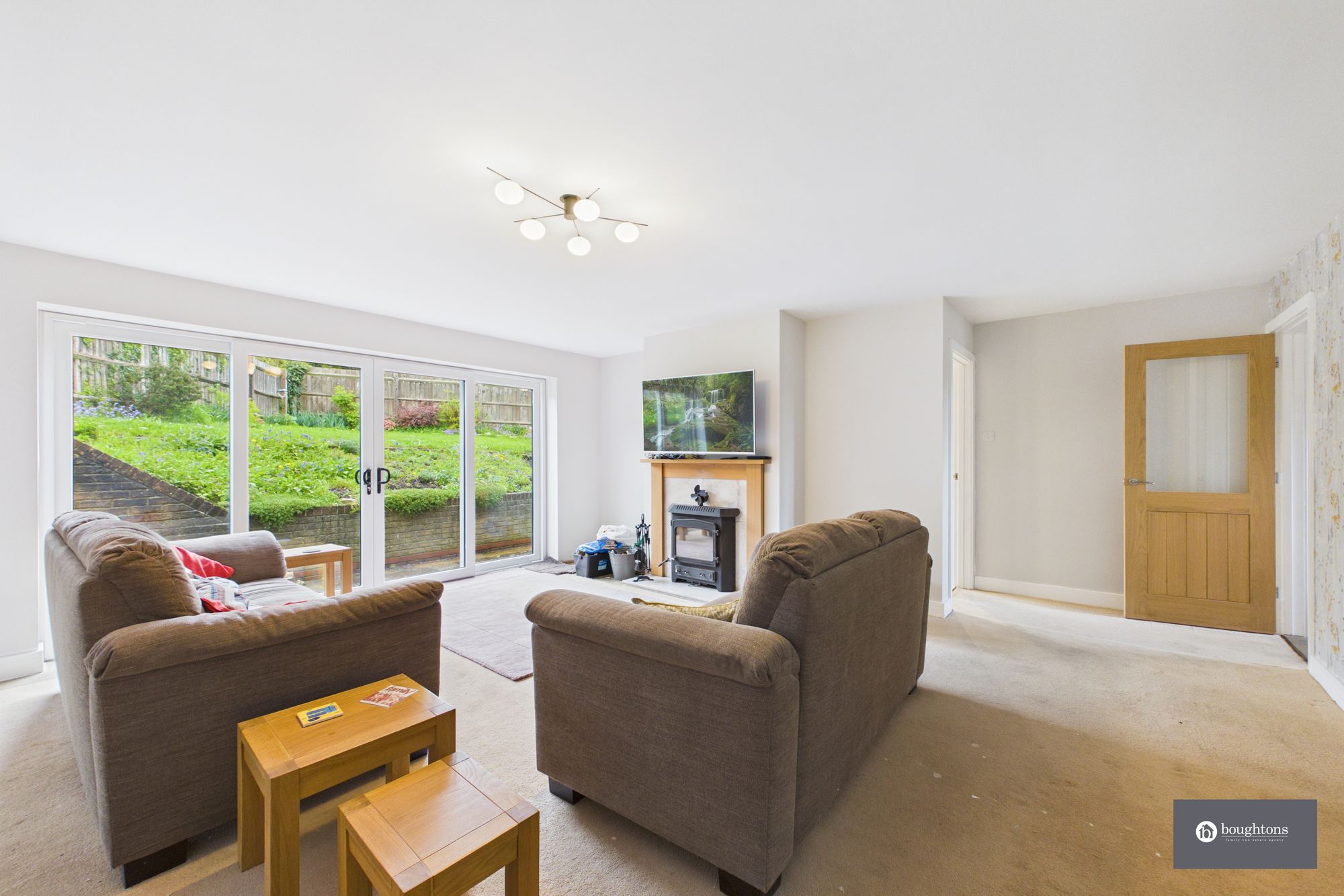 3 bed detached house for sale in South Close, Greatworth, OX17  - Property Image 3