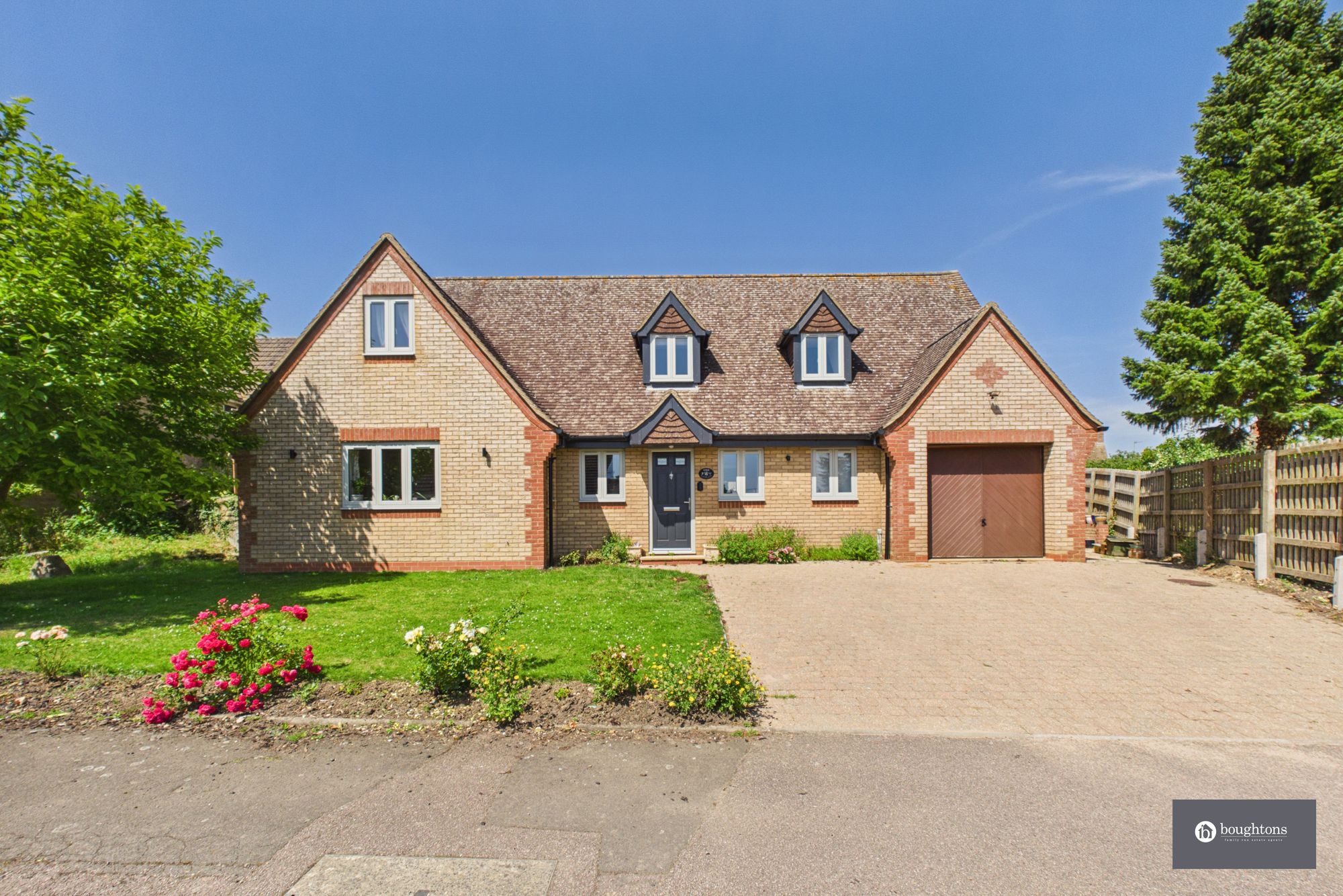 3 bed detached house for sale in South Close, Greatworth, OX17