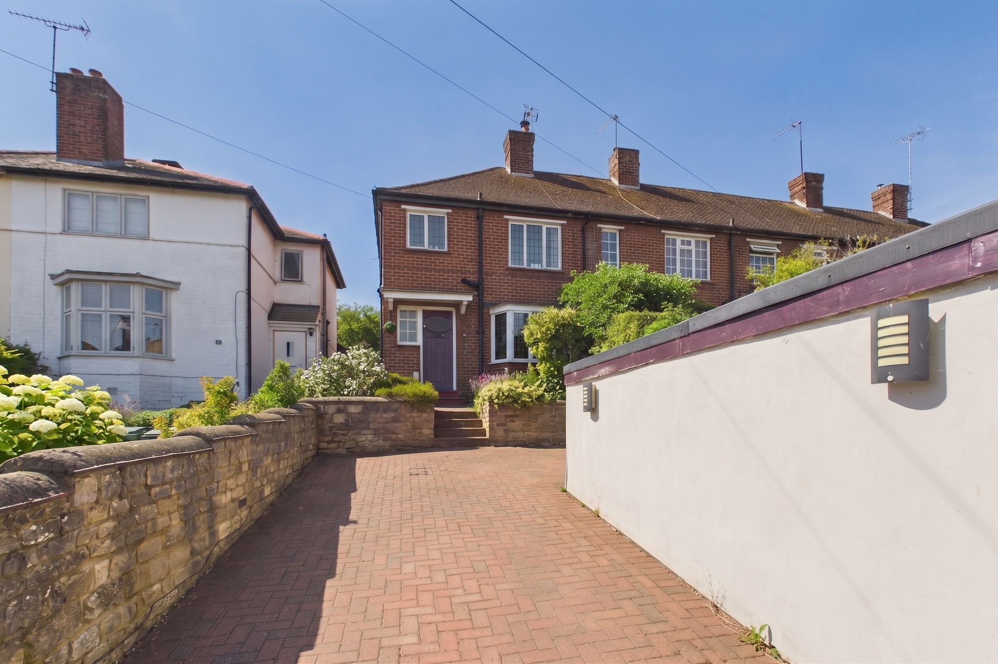 3 bed end of terrace house for sale in St. Peters Road, Brackley, NN13  - Property Image 1