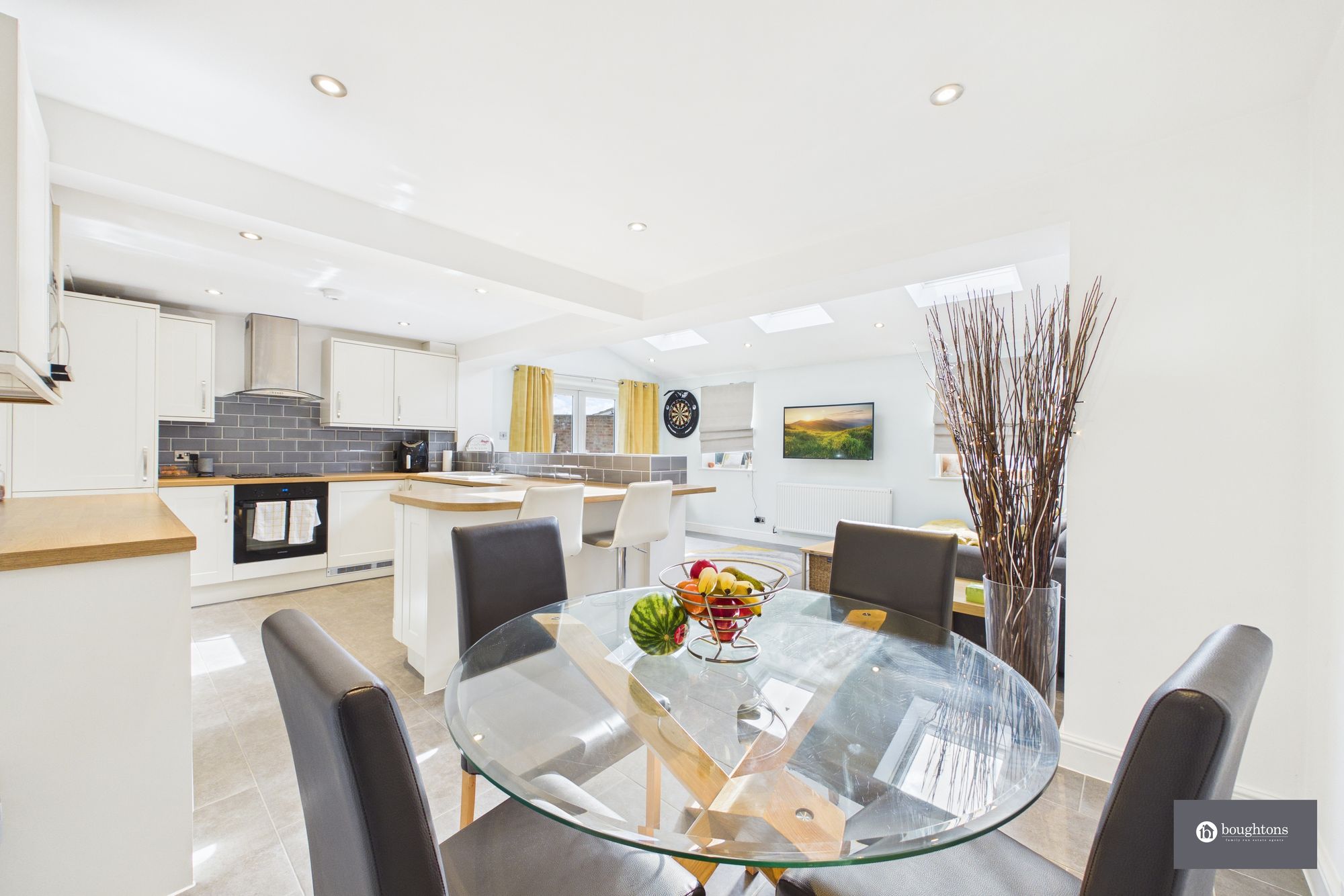 3 bed semi-detached house for sale in Valley Road, Brackley, NN13  - Property Image 3