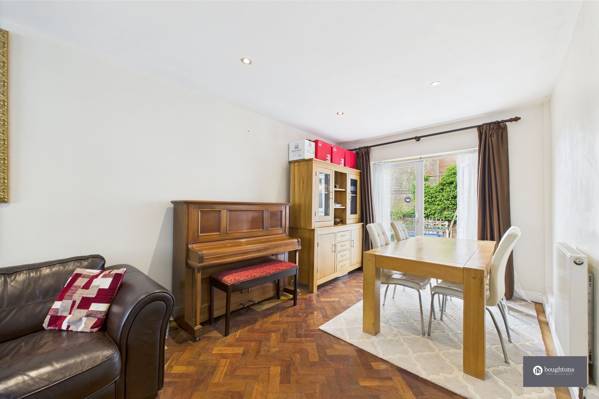 4 bed detached bungalow for sale in New Road, Brackley, NN13  - Property Image 3