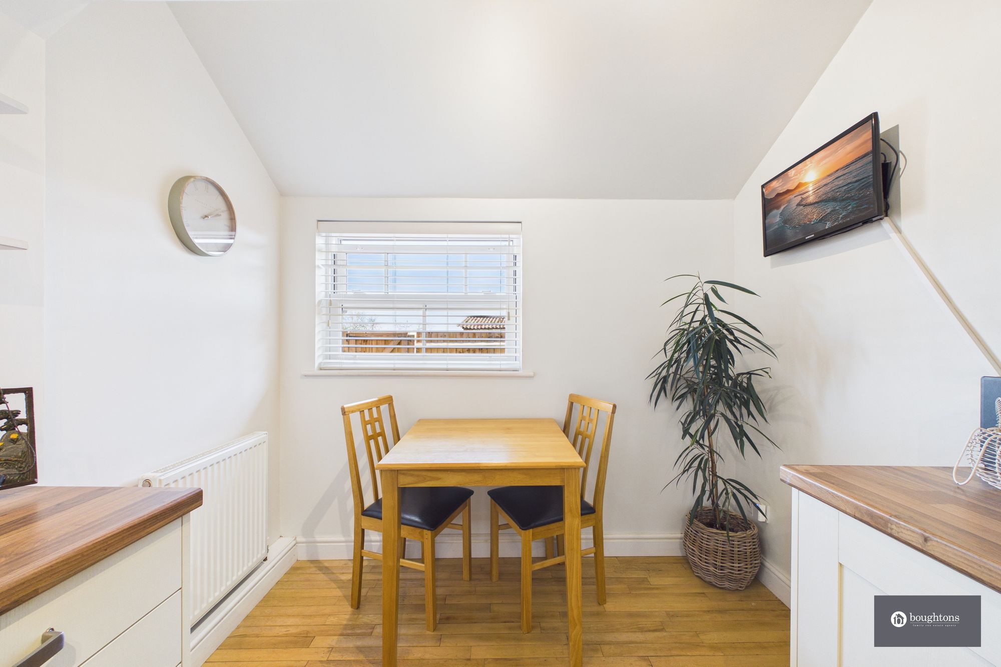 2 bed mid-terraced house for sale in High Street, Brackley, NN13  - Property Image 15