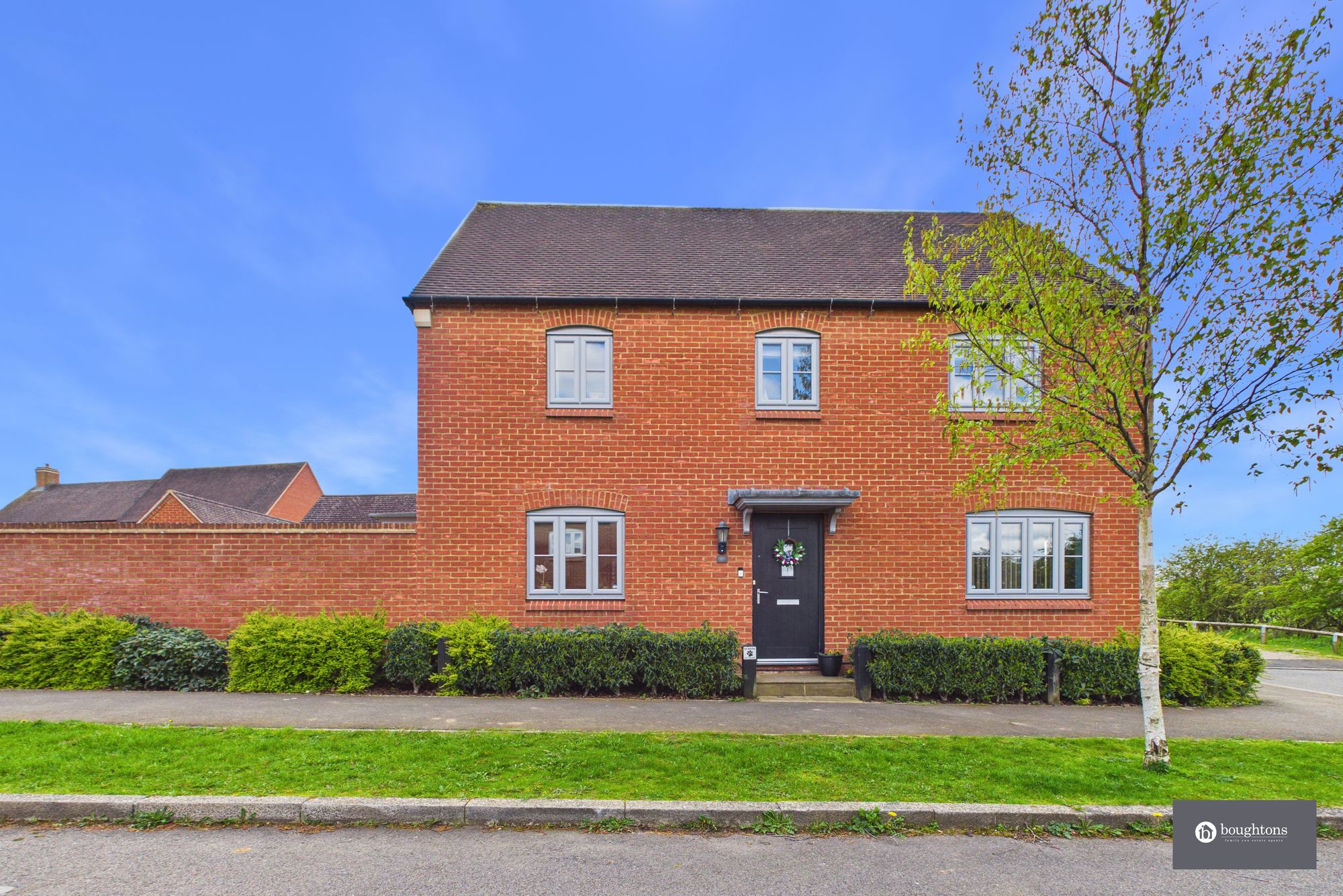 4 bed detached house for sale in Miranda Lane, Brackley, NN13 - Property Image 1