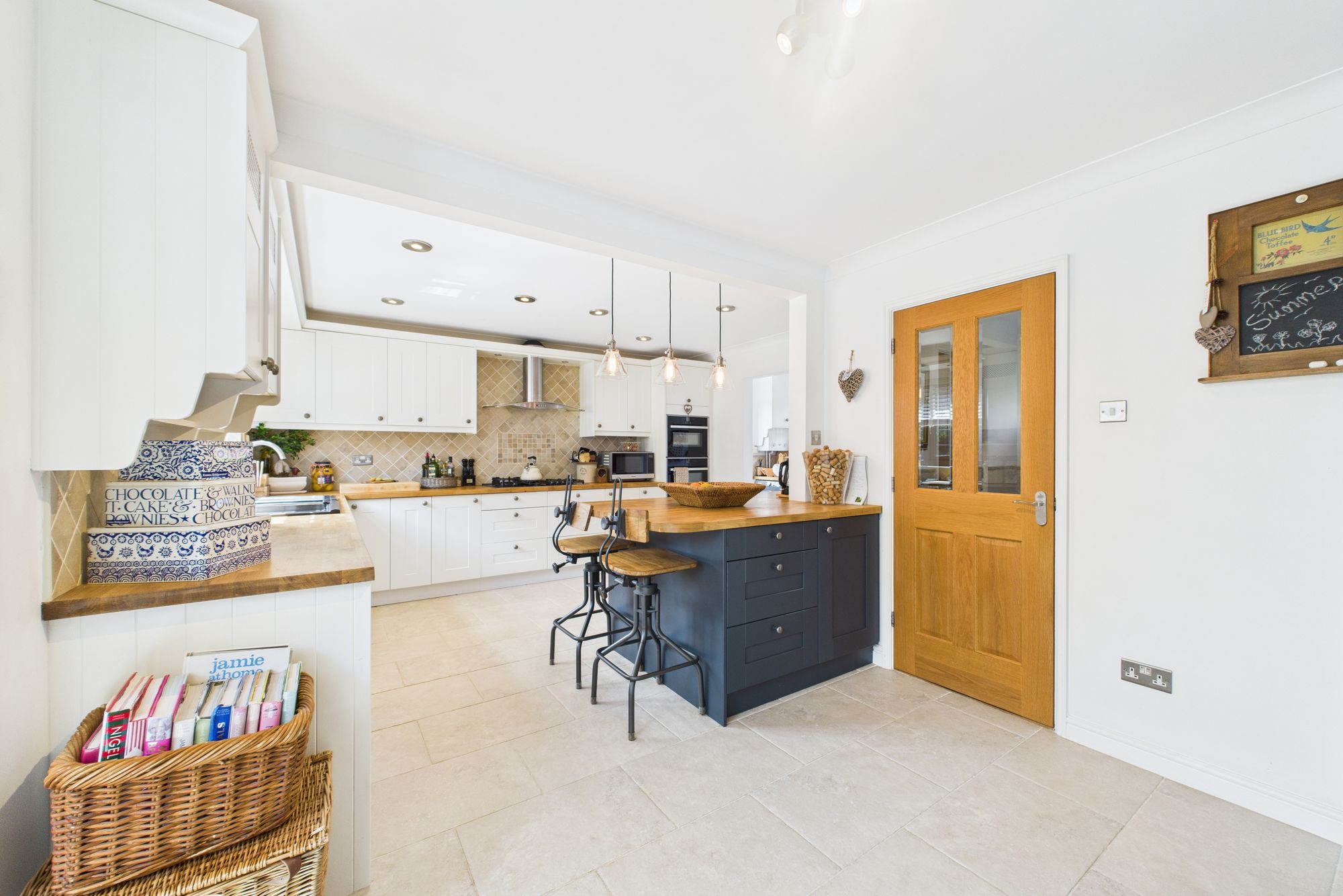 4 bed detached house for sale in Flora Thompson Drive, Brackley, NN13  - Property Image 7