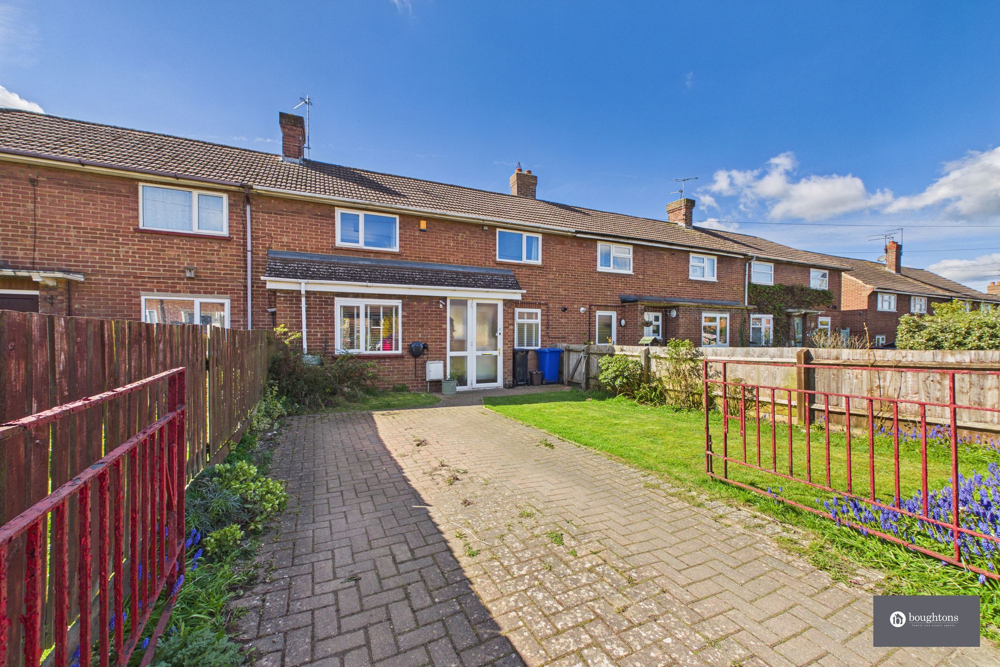 2 bed terraced house for sale in Waynflete Avenue, Brackley, NN13 - Property Image 1