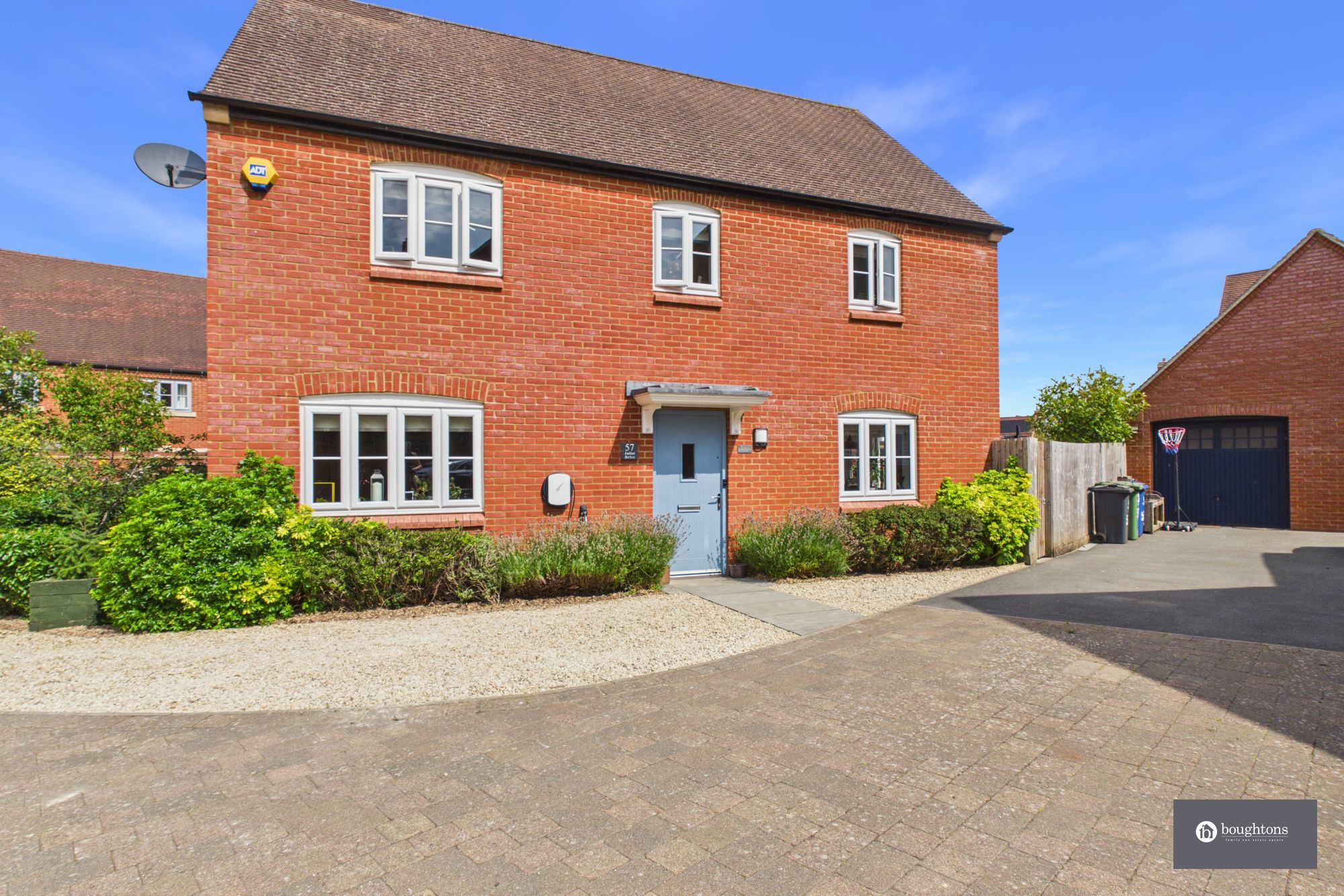 4 bed detached house for sale in Juliet Drive, Brackley, NN13