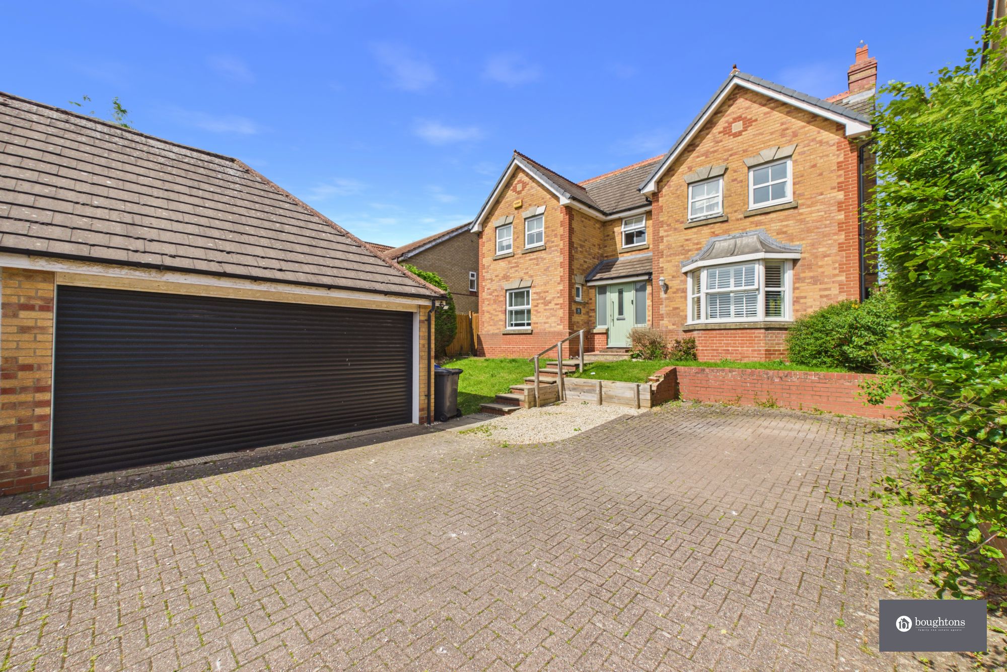 4 bed detached house for sale in Jones Close, Brackley, NN13