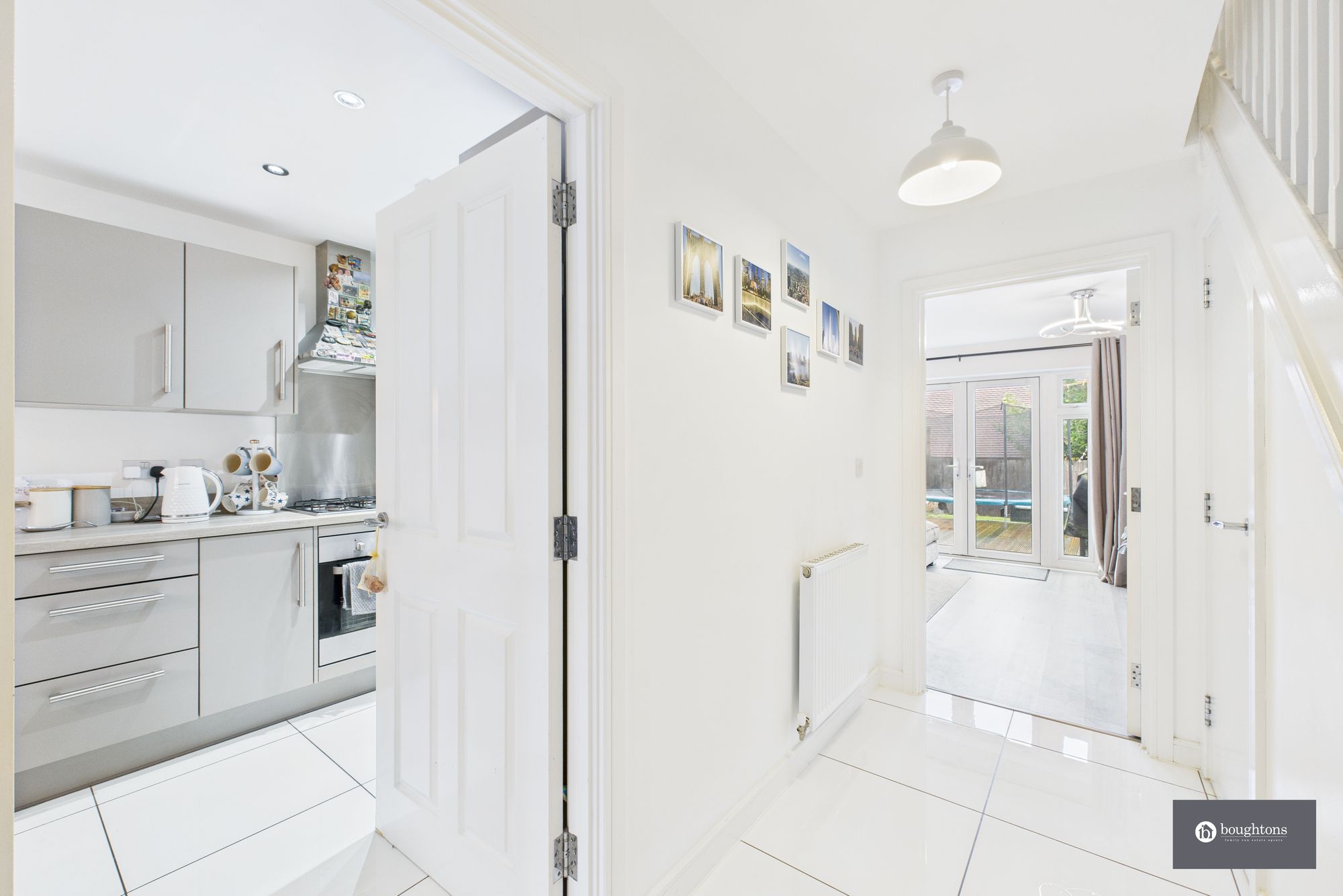 4 bed mid-terraced house for sale in Foxhills Way, Brackley, NN13  - Property Image 5