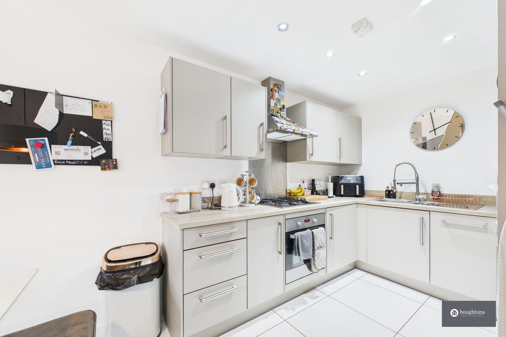 4 bed mid-terraced house for sale in Foxhills Way, Brackley, NN13  - Property Image 7