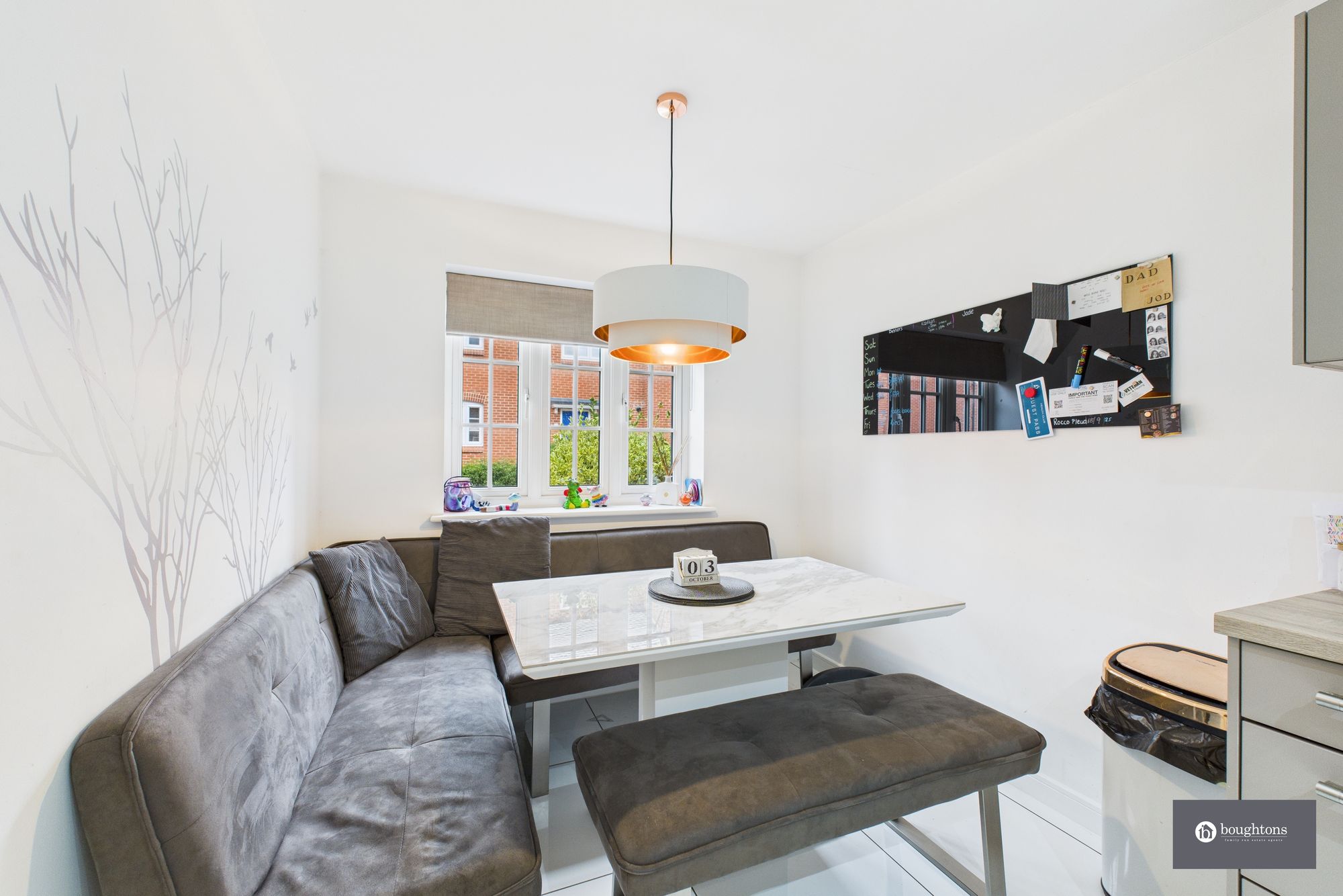 4 bed mid-terraced house for sale in Foxhills Way, Brackley, NN13  - Property Image 4