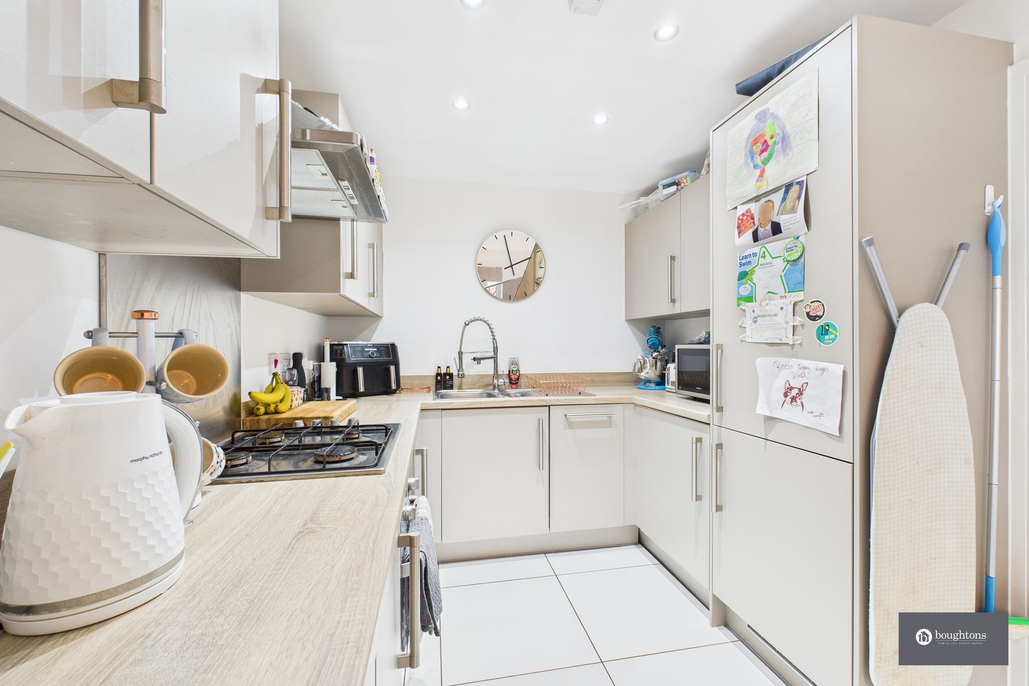 4 bed mid-terraced house for sale in Foxhills Way, Brackley, NN13  - Property Image 3