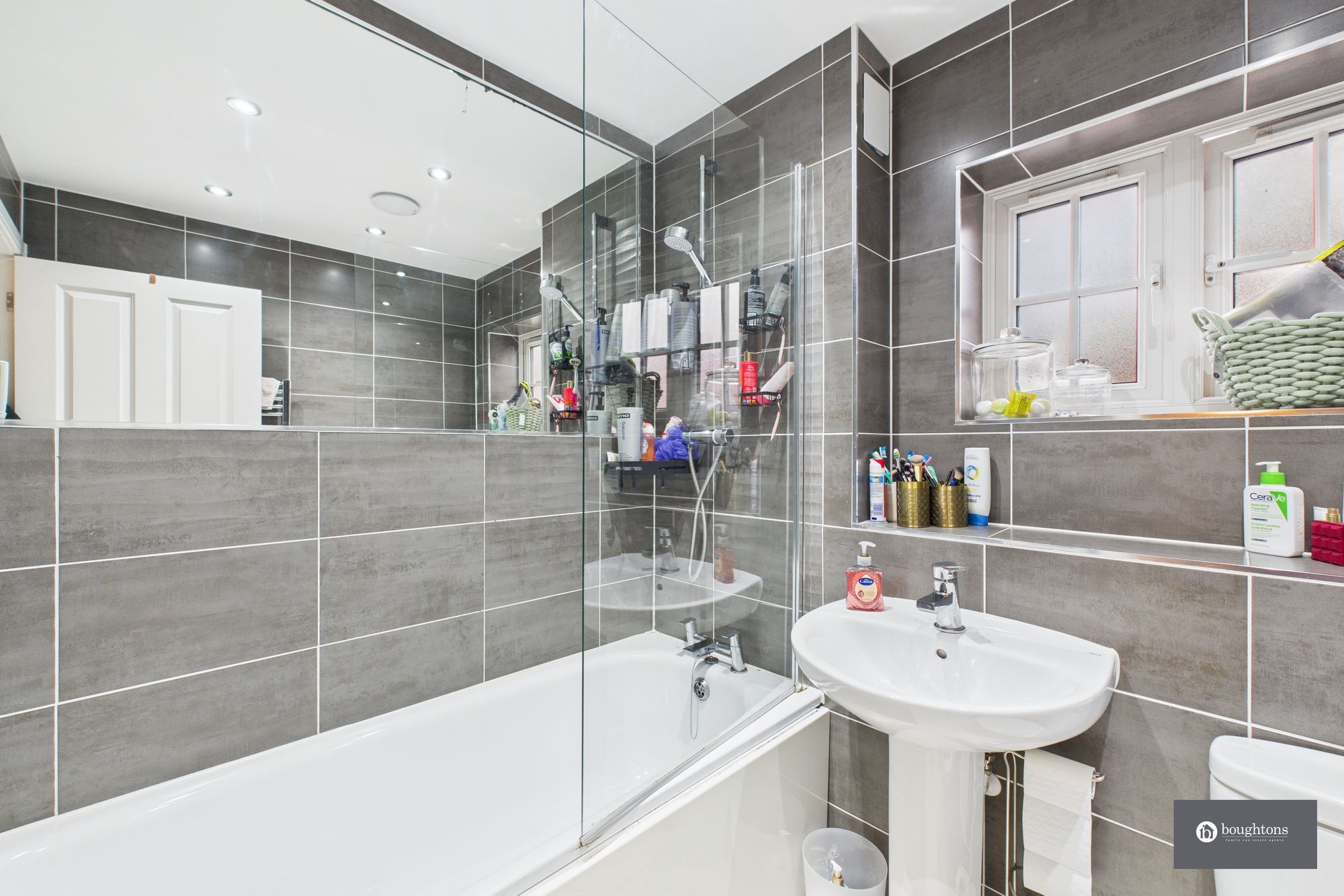 4 bed mid-terraced house for sale in Foxhills Way, Brackley, NN13  - Property Image 20