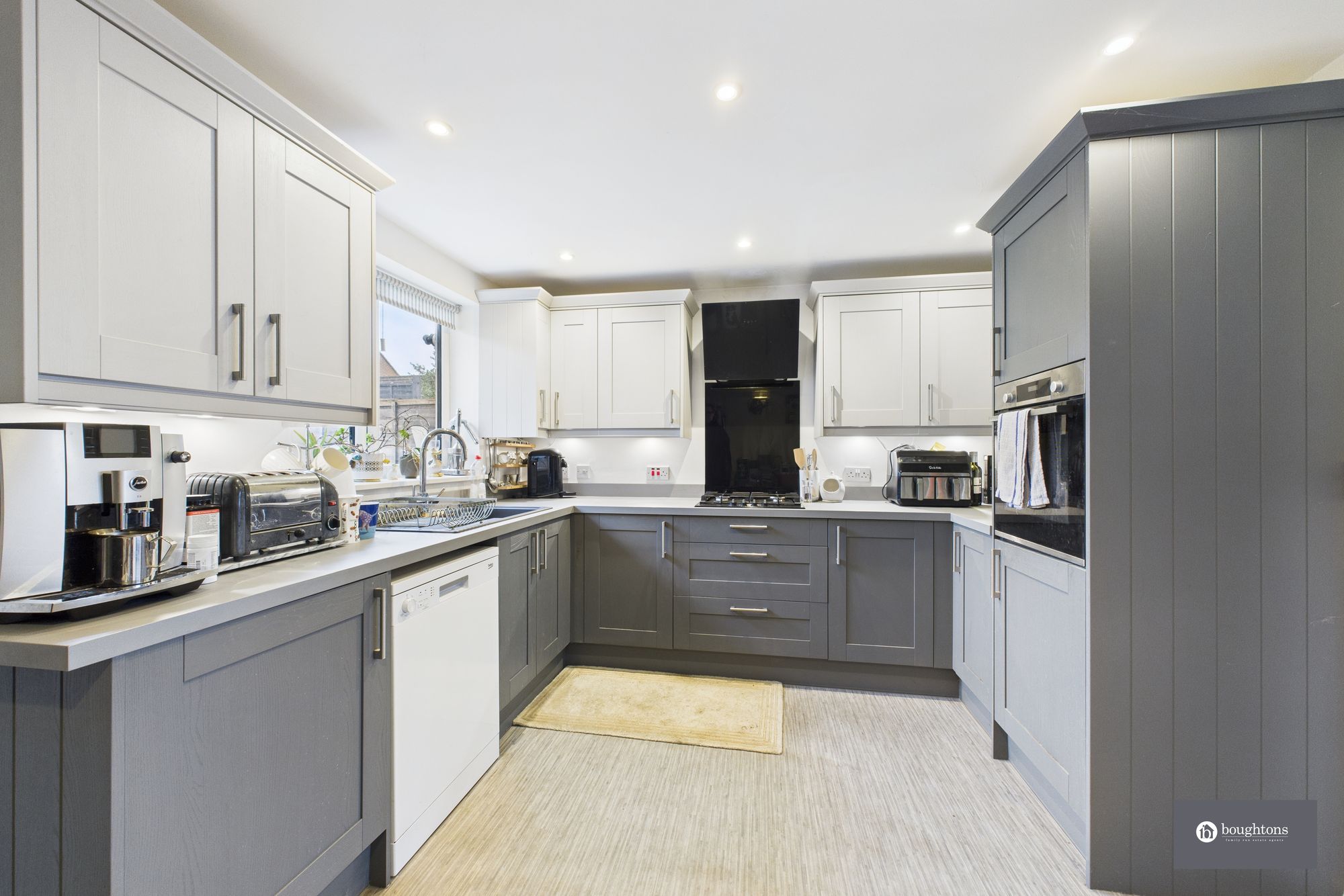 3 bed end of terrace house for sale in Waynflete Close, Brackley, NN13  - Property Image 2