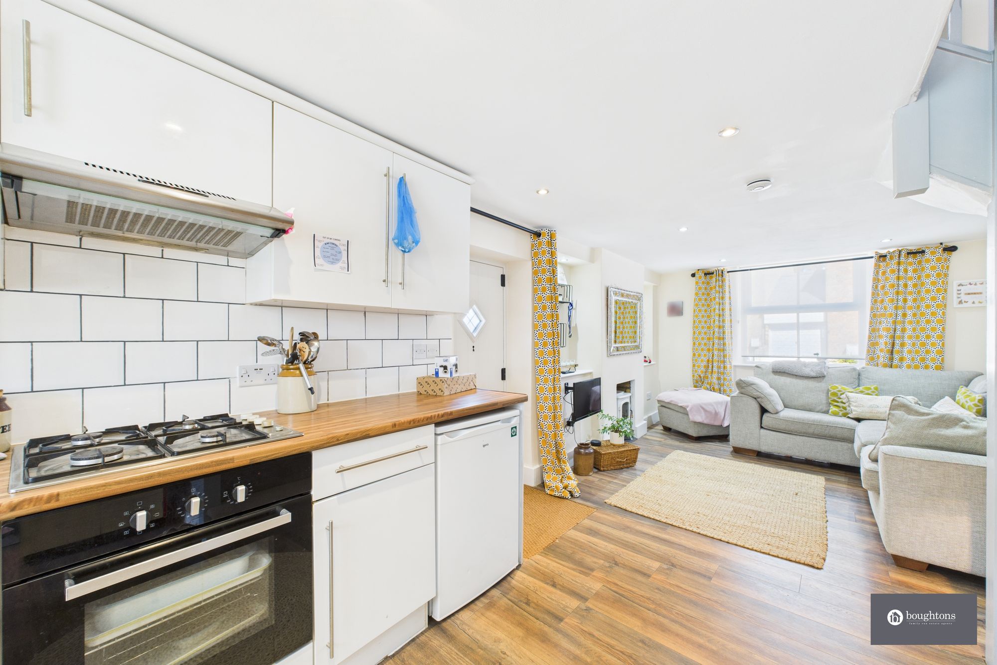 2 bed semi-detached house for sale in Manor Road, Brackley, NN13  - Property Image 4