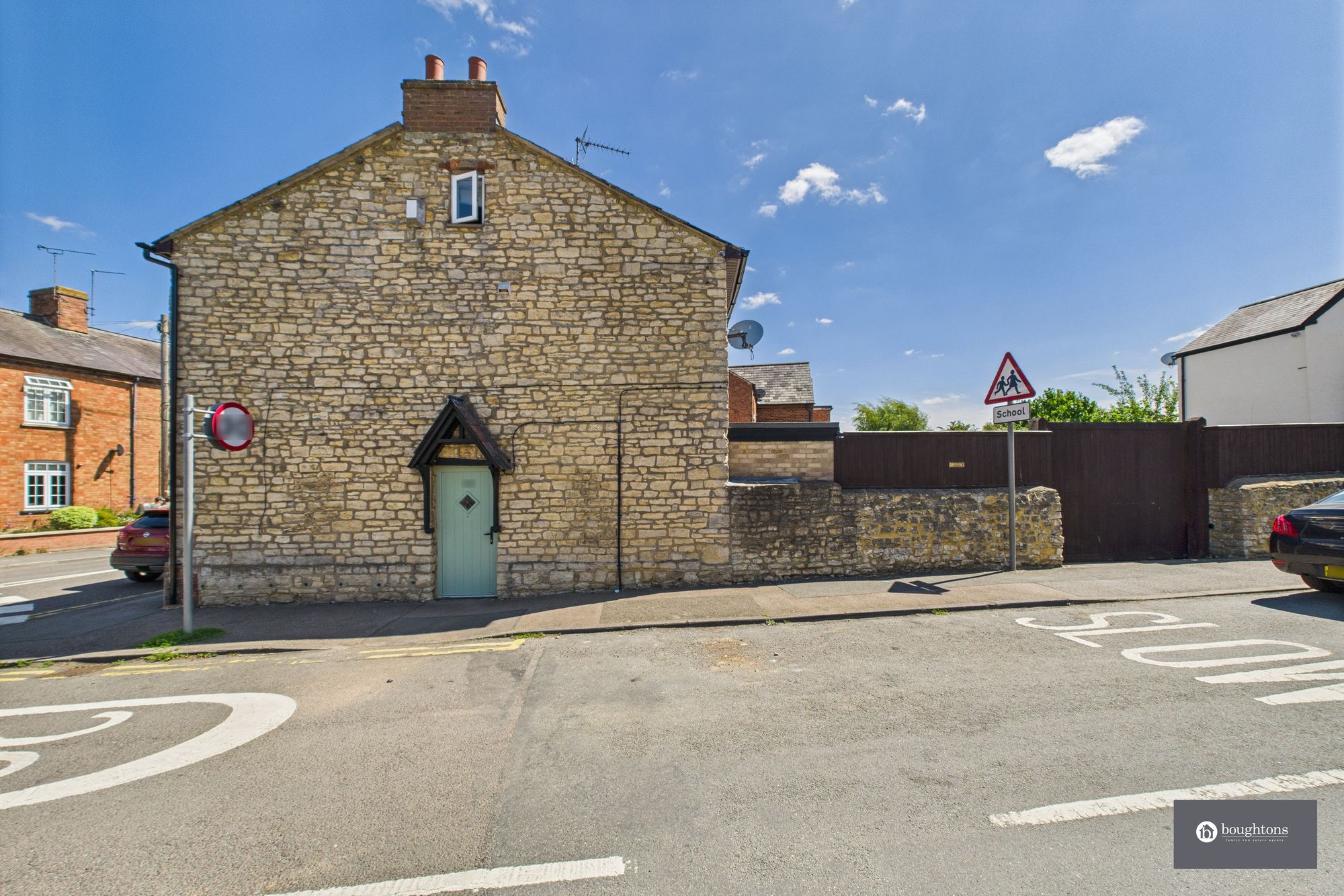 2 bed semi-detached house for sale in Manor Road, Brackley, NN13  - Property Image 28