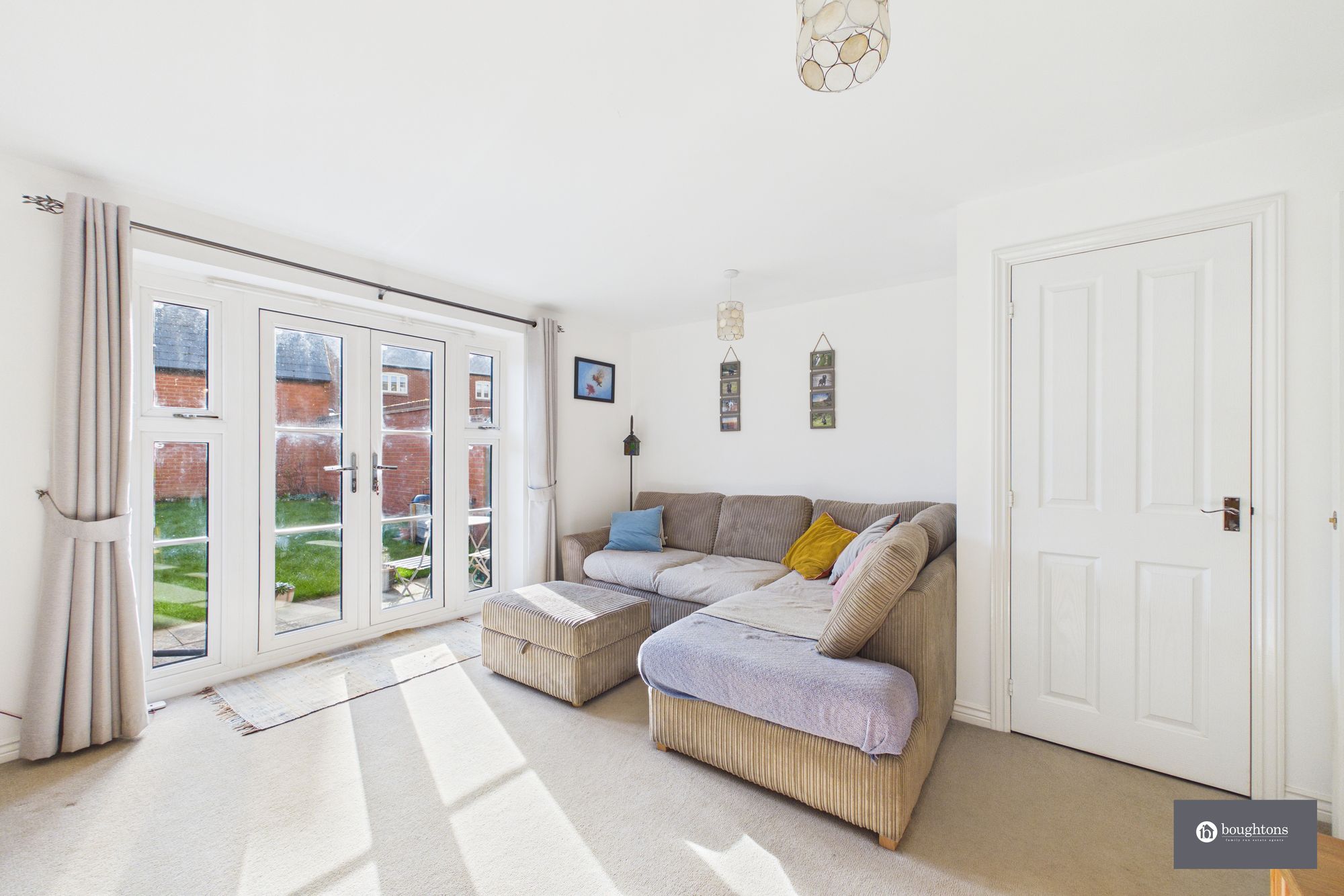3 bed terraced house for sale in Poppyfields Way, Brackley, NN13  - Property Image 3