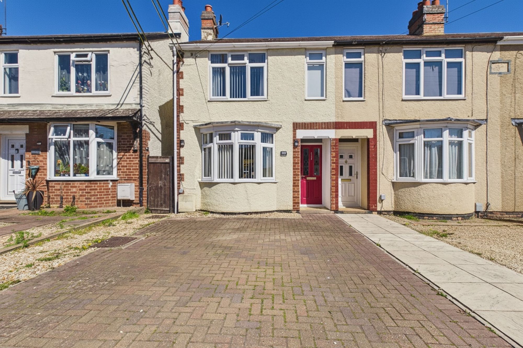 2 bed end of terrace house for sale in Halse Road, Brackley, NN13