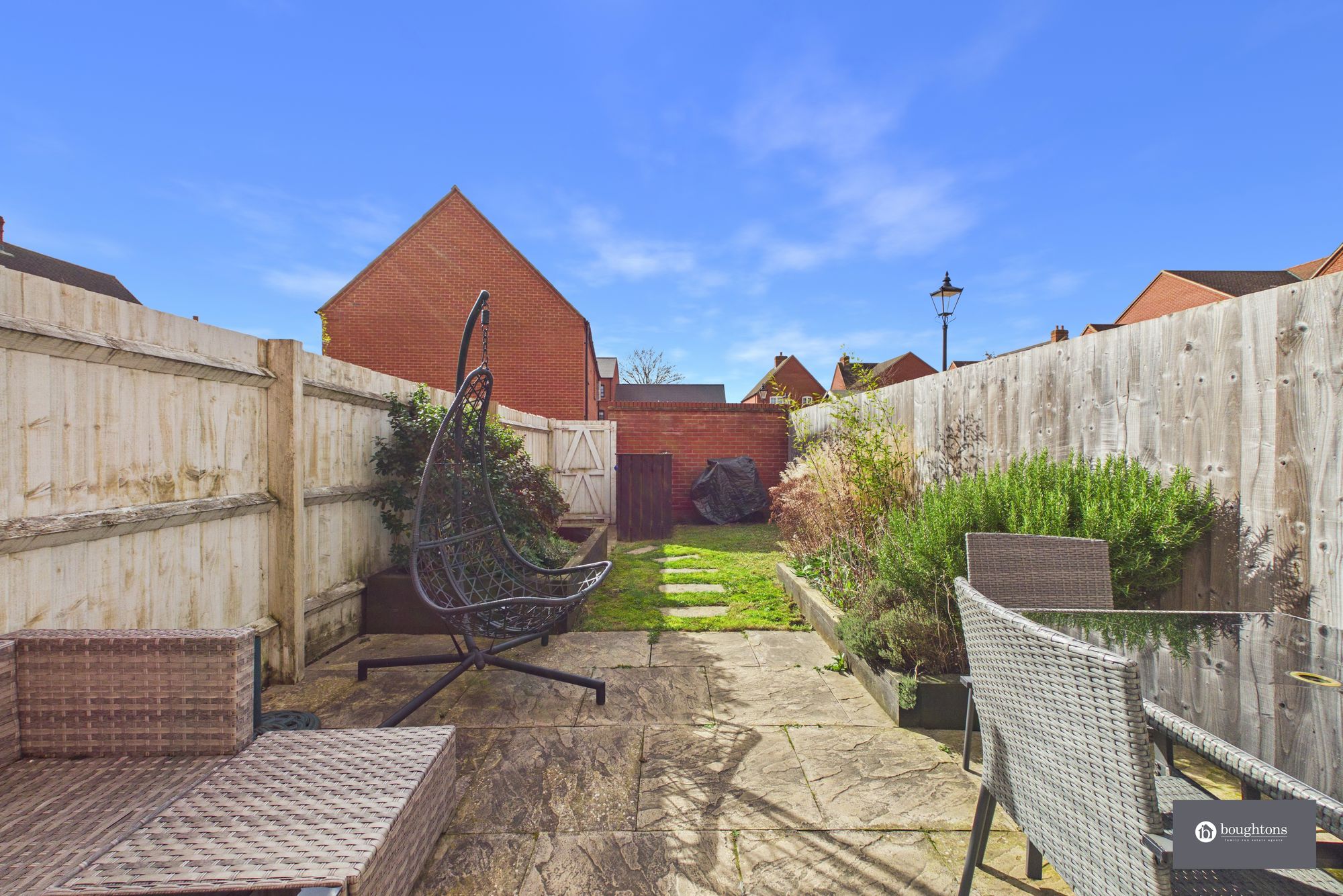 2 bed mid-terraced house for sale in Foxhills Way, Brackley, NN13  - Property Image 15