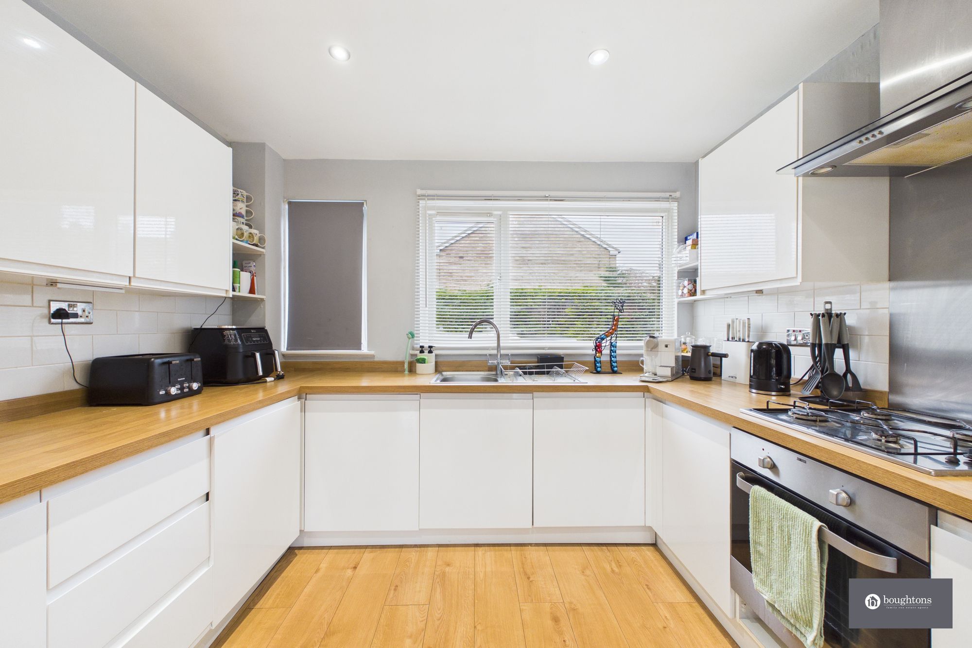 3 bed end of terrace house for sale in Westhill Close, Brackley, NN13  - Property Image 6