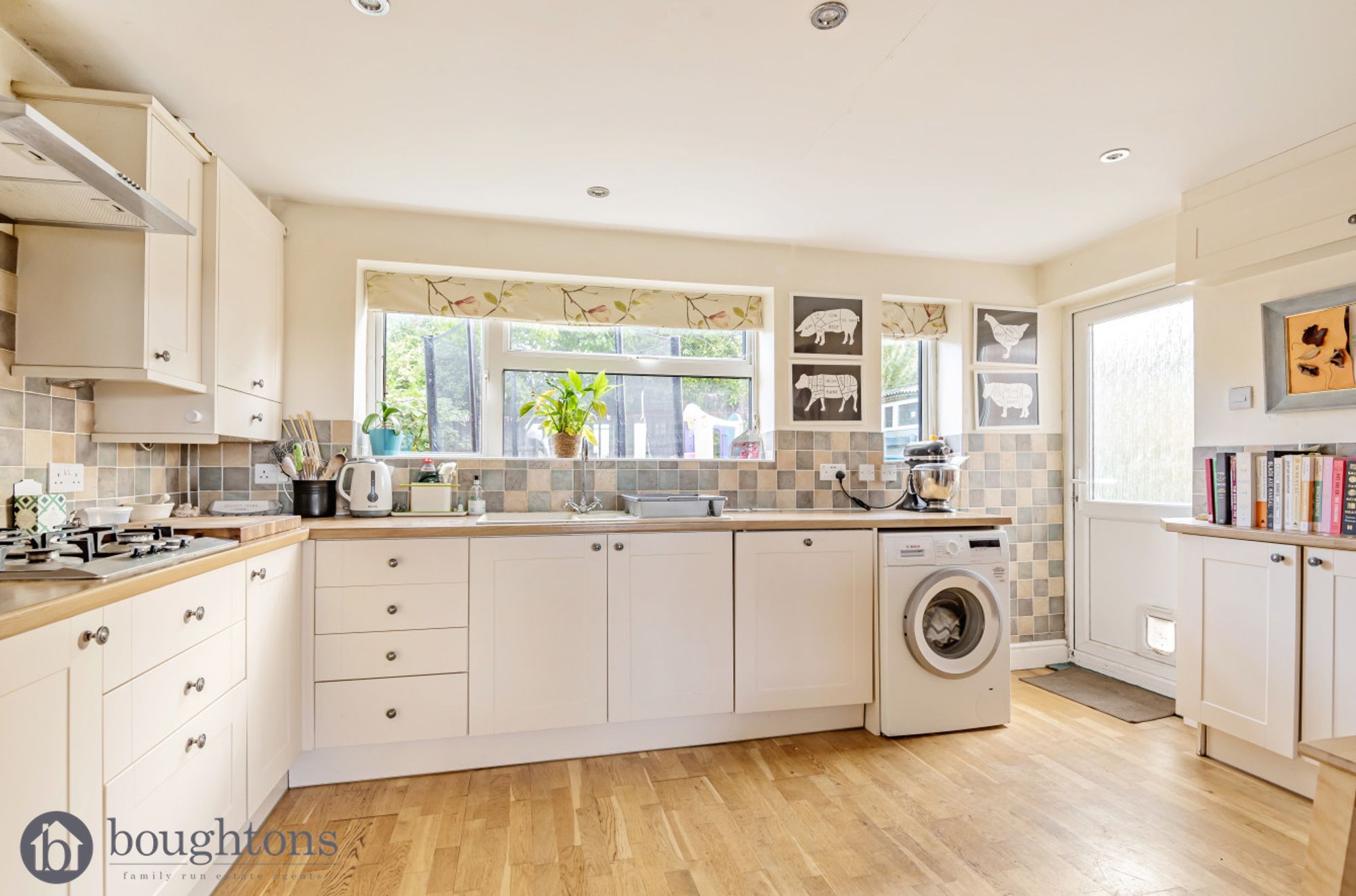 3 bed semi-detached house for sale in Banbury Road, Brackley, NN13  - Property Image 5