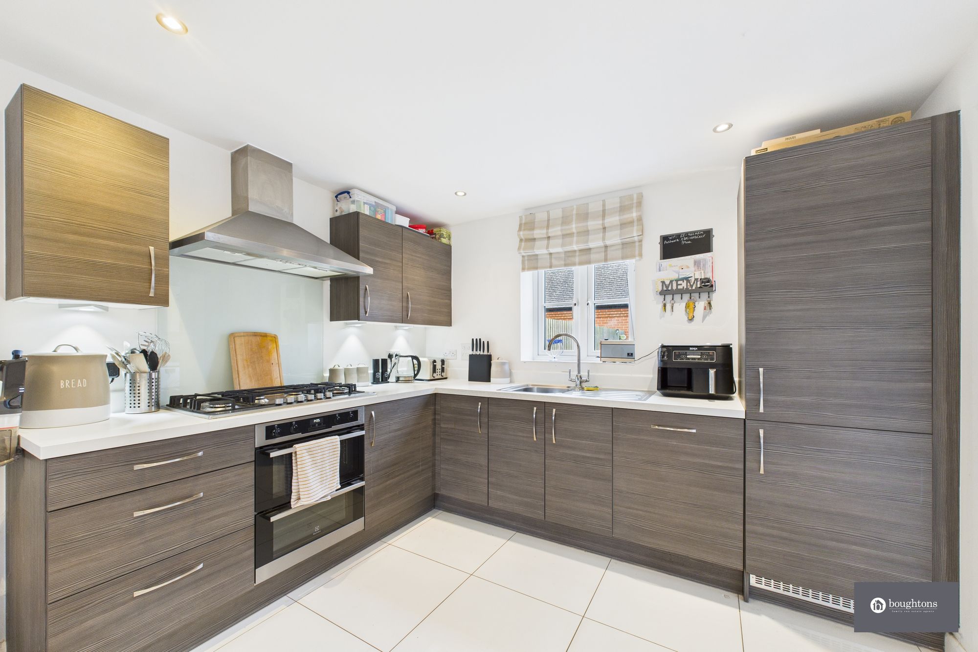 3 bed semi-detached house for sale in Juno Crescent, Brackley, NN13  - Property Image 2