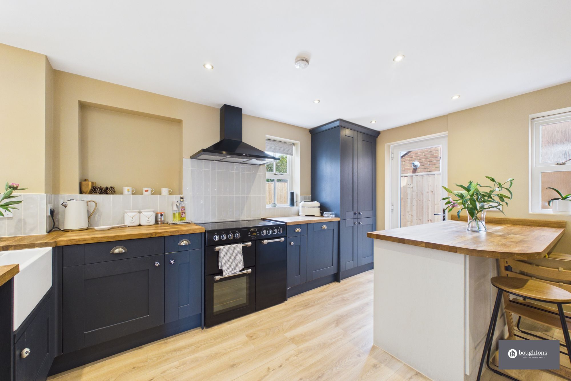 3 bed detached house for sale in Kestrel Crescent, Brackley, NN13  - Property Image 2