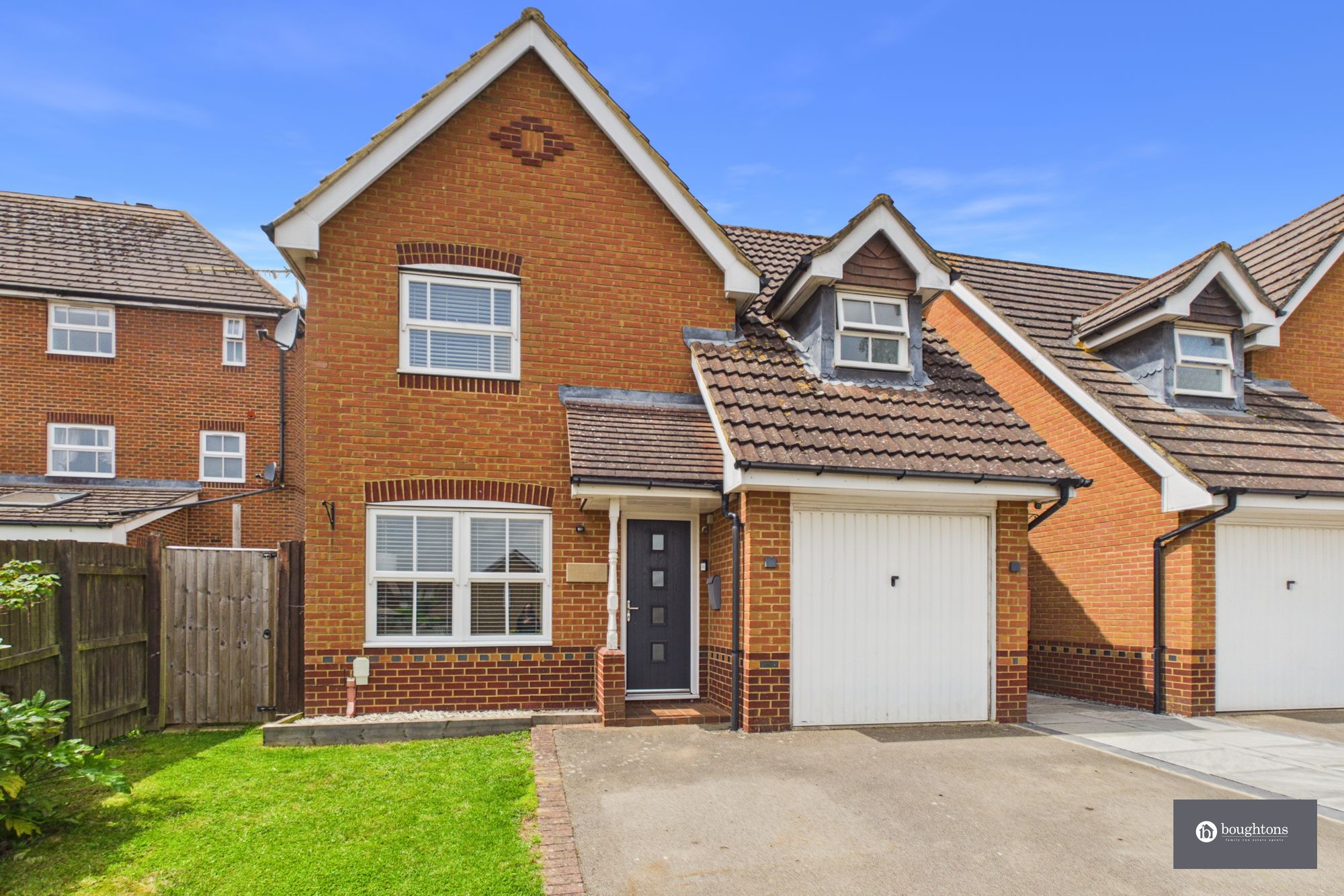 3 bed detached house for sale in Kestrel Crescent, Brackley, NN13  - Property Image 24