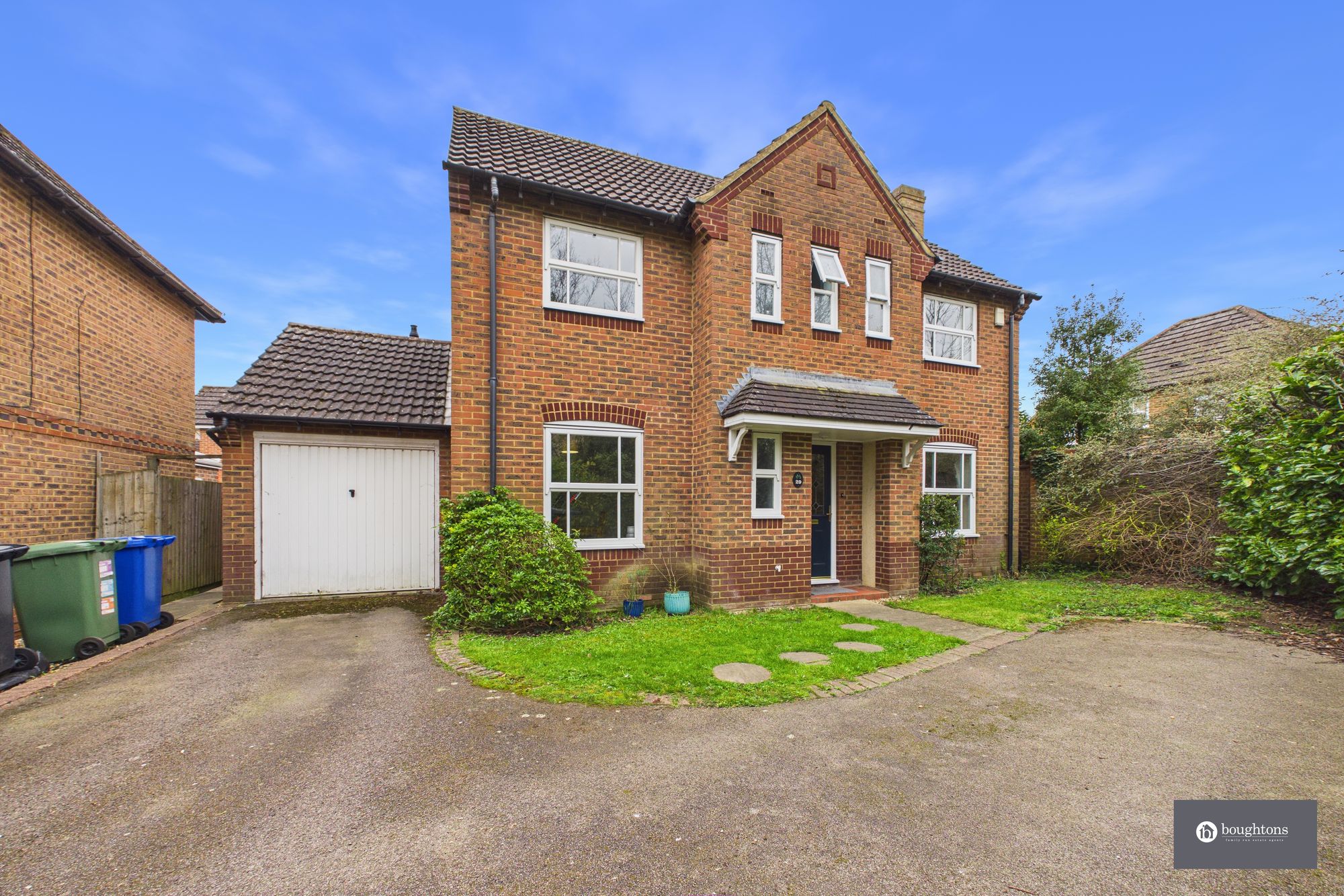 3 bed detached house for sale in Kingfisher Road, Brackley, NN13