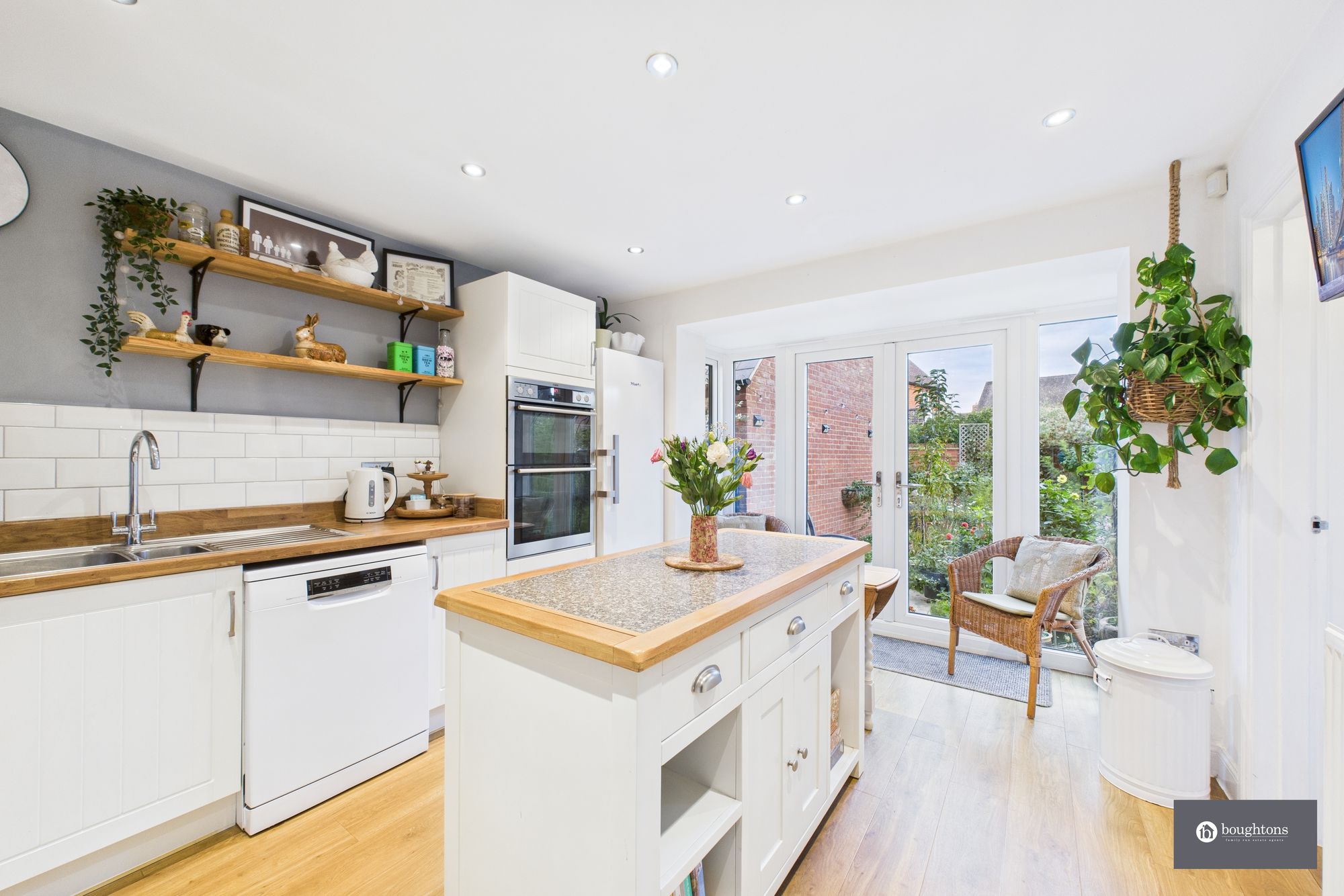 5 bed detached house for sale in Juno Crescent, Brackley, NN13  - Property Image 2