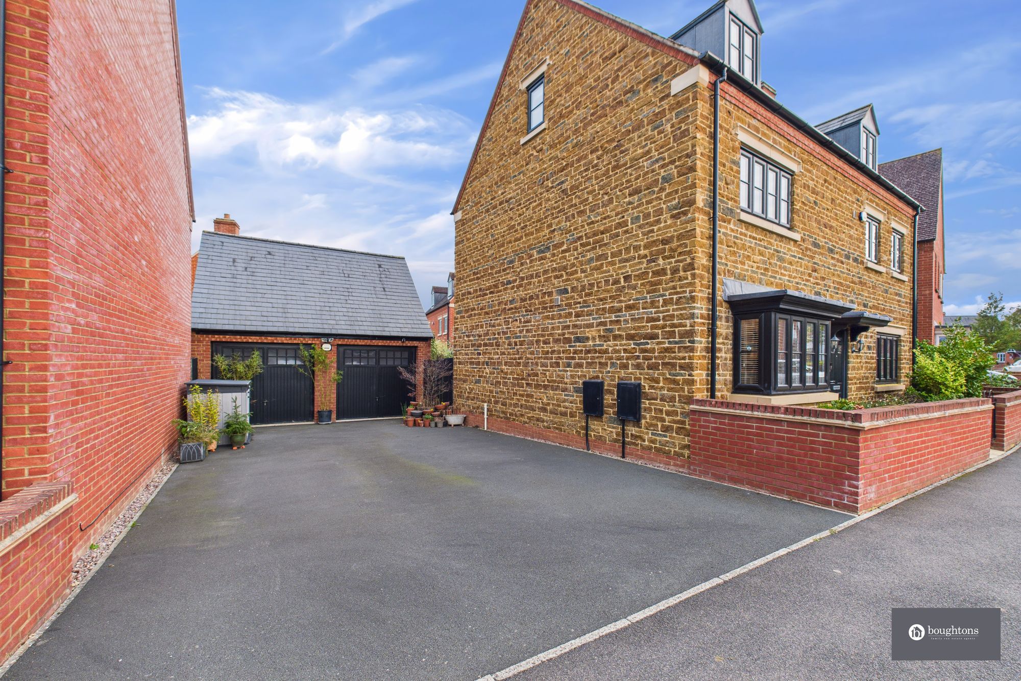 5 bed detached house for sale in Juno Crescent, Brackley, NN13  - Property Image 43