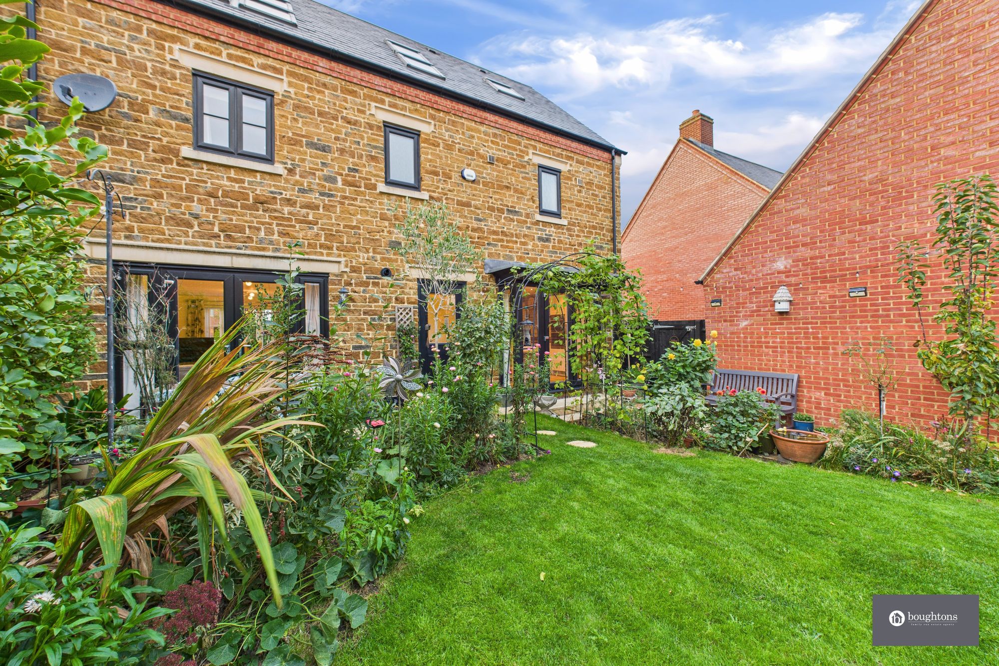 5 bed detached house for sale in Juno Crescent, Brackley, NN13  - Property Image 40