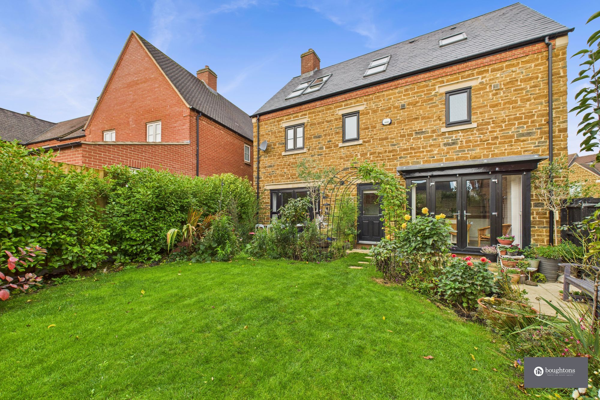 5 bed detached house for sale in Juno Crescent, Brackley, NN13  - Property Image 39