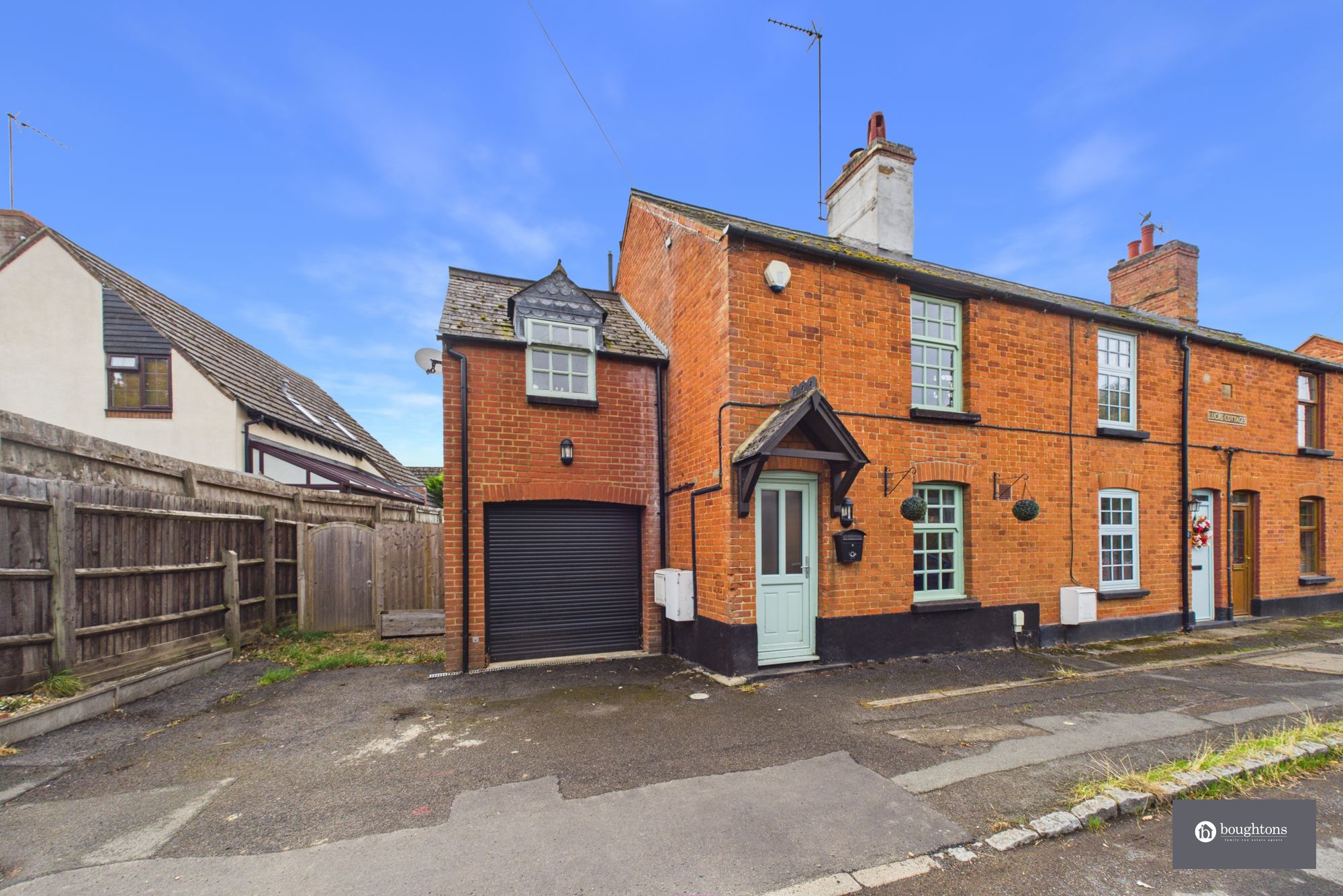 4 bed cottage for sale in Main Street, Tingewick, MK18