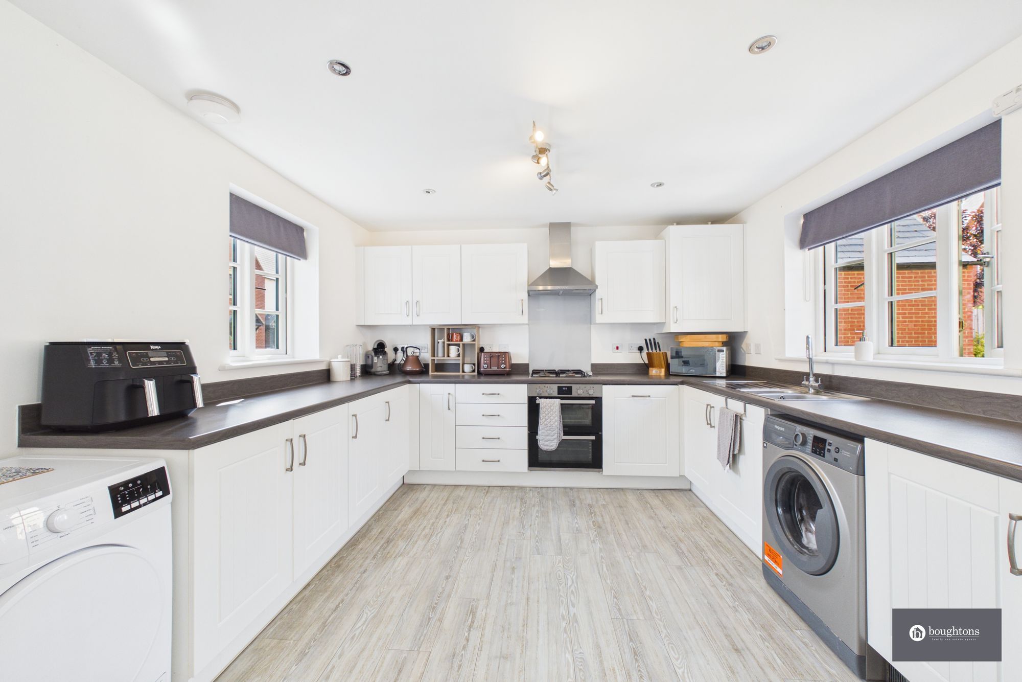 4 bed detached house for sale in Capricorn Way, Brackley, NN13  - Property Image 6