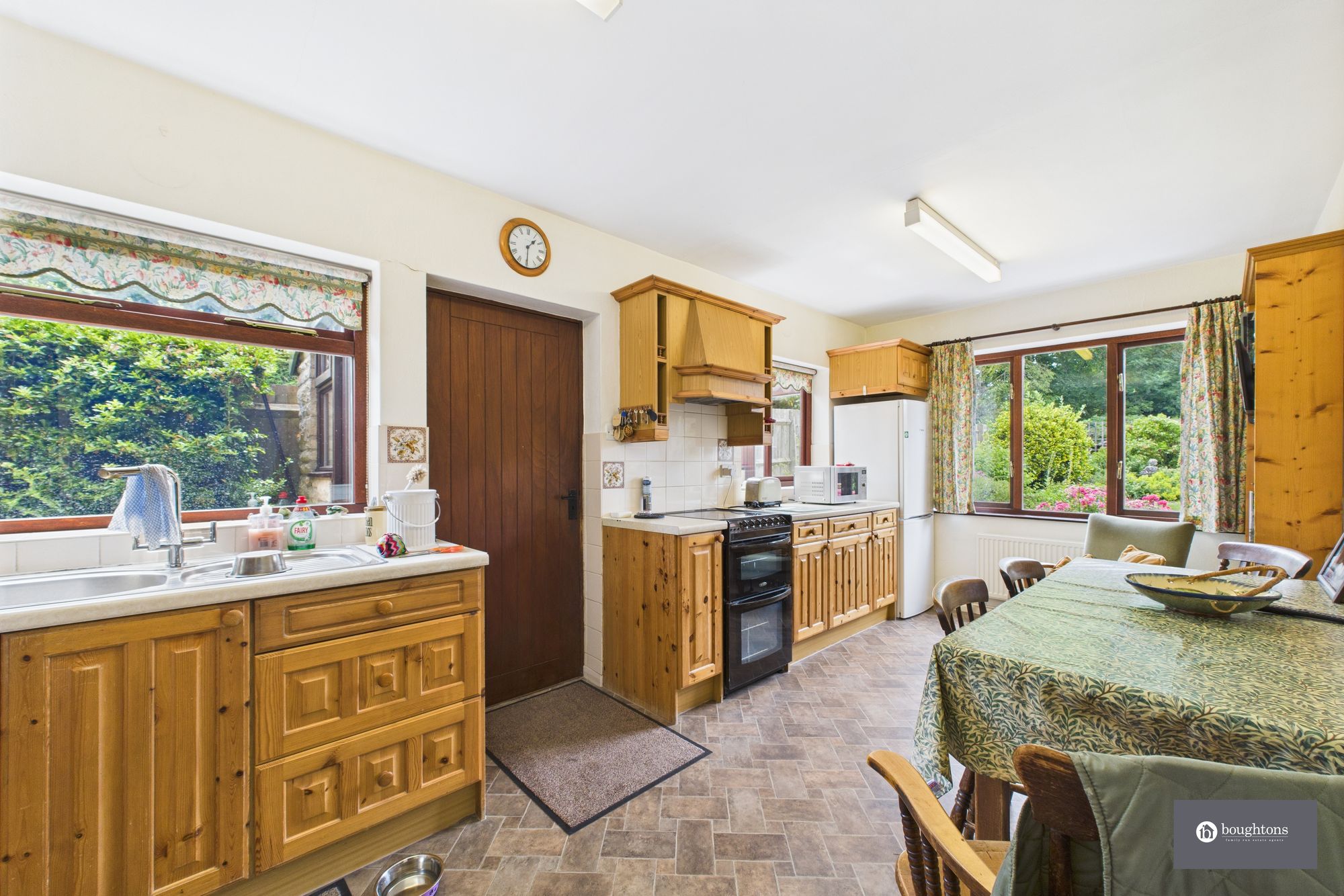 2 bed detached bungalow for sale in Church Street, Helmdon, NN13  - Property Image 3
