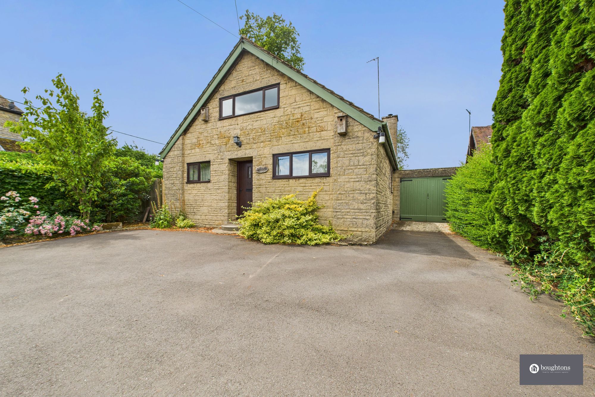 2 bed detached bungalow for sale in Church Street, Helmdon, NN13  - Property Image 24