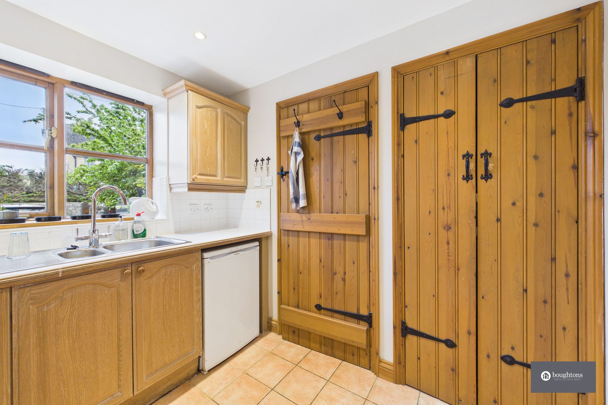 2 bed semi-detached house for sale in Park End, Croughton, NN13  - Property Image 5