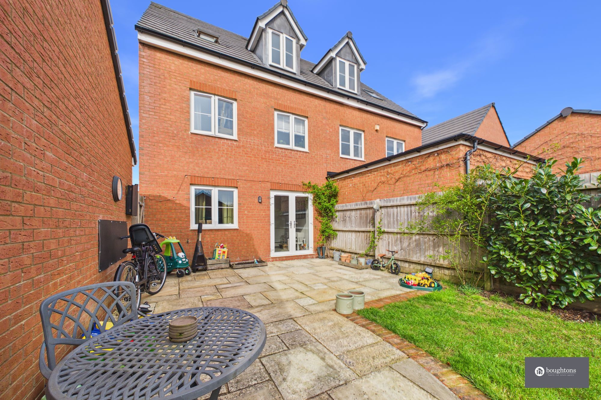 4 bed semi-detached house for sale in Boundary Road, Padbury, MK18  - Property Image 28