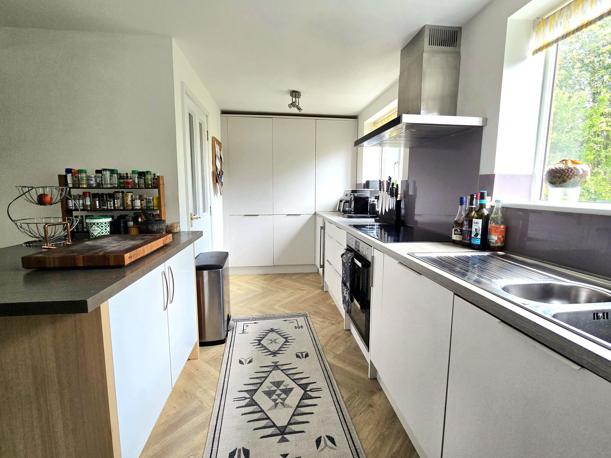 4 bed semi-detached town house for sale in Treefields, Buckingham, MK18  - Property Image 4