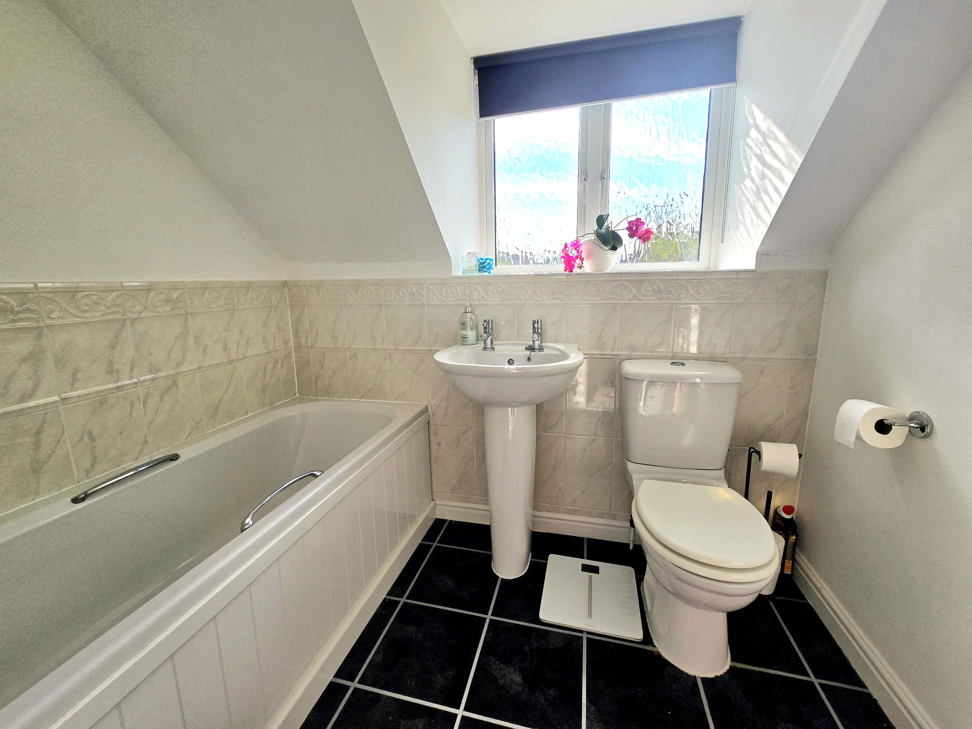 4 bed semi-detached town house for sale in Treefields, Buckingham, MK18  - Property Image 16