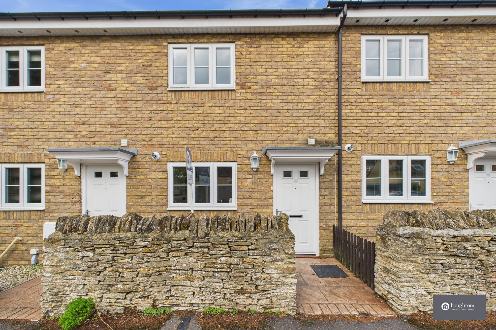 2 bed terraced house for sale in Fox Lane, Brackley, NN13 - Property Image 1