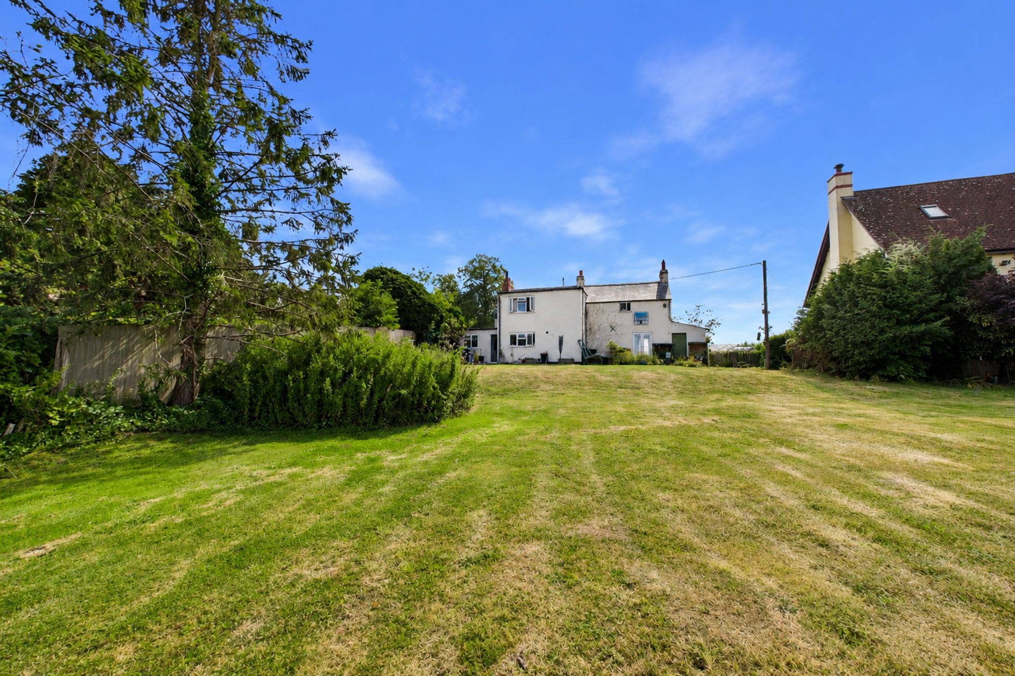 4 bed detached house for sale in Lillingstone Road, Akeley, MK18  - Property Image 2