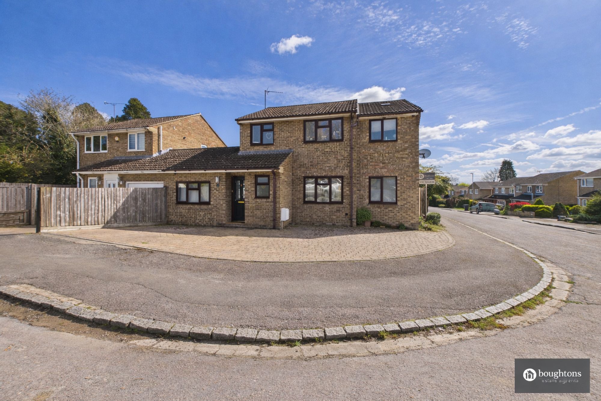4 bed link detached house for sale in Watery Lane, Brackley, NN13  - Property Image 1