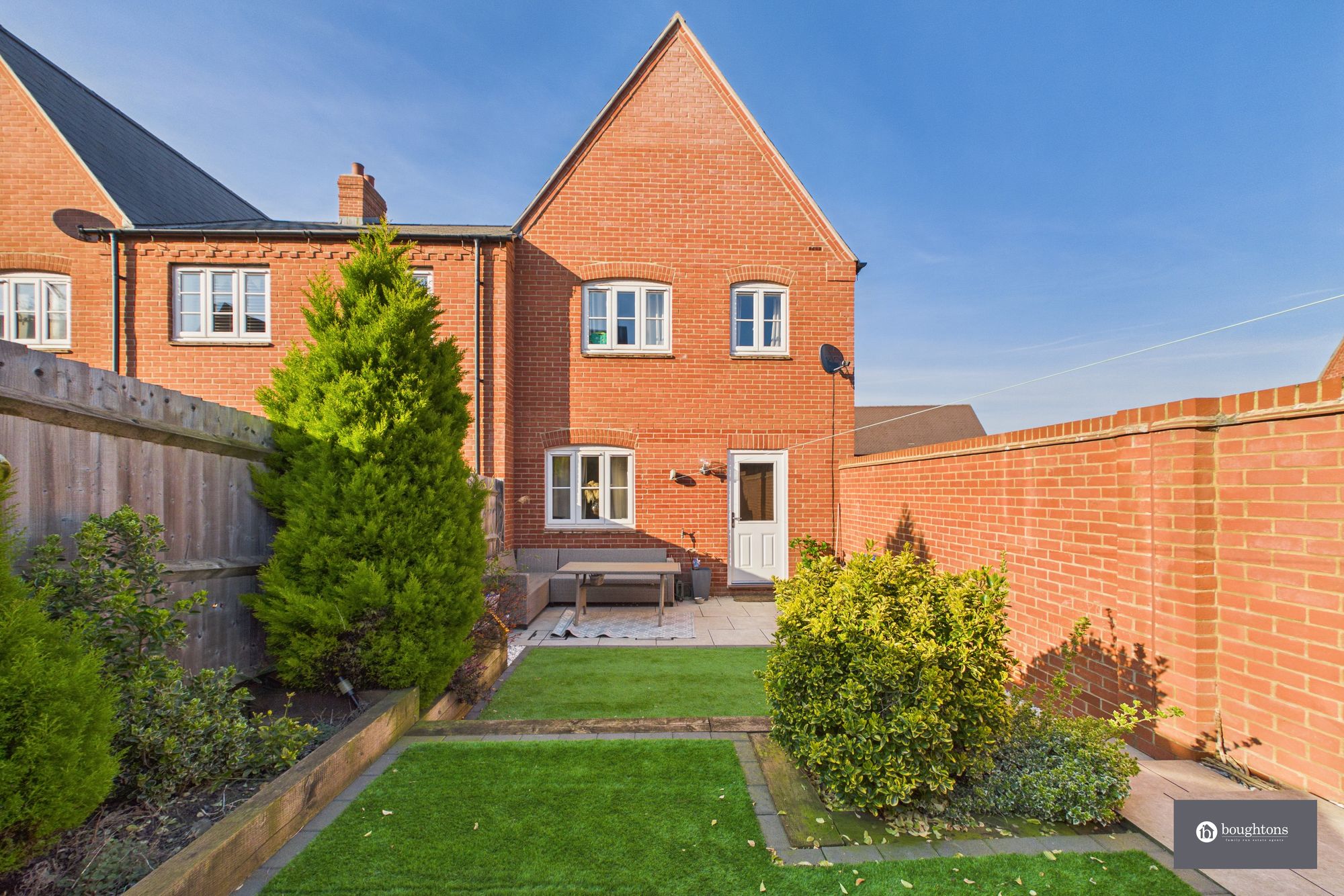 3 bed end of terrace house for sale in Foxhills Way, Brackley, NN13  - Property Image 4