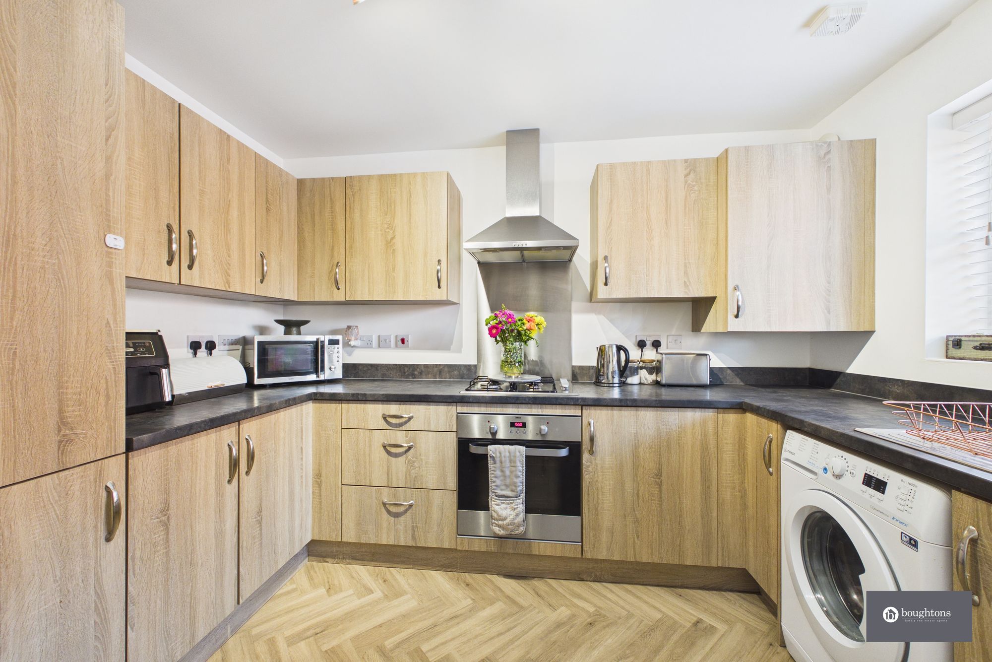 3 bed end of terrace house for sale in Foxhills Way, Brackley, NN13  - Property Image 3