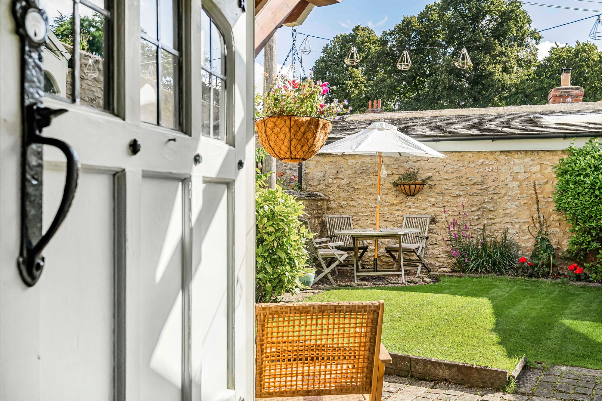 3 bed terraced house for sale in Chapel Row, Souldern, OX27  - Property Image 33