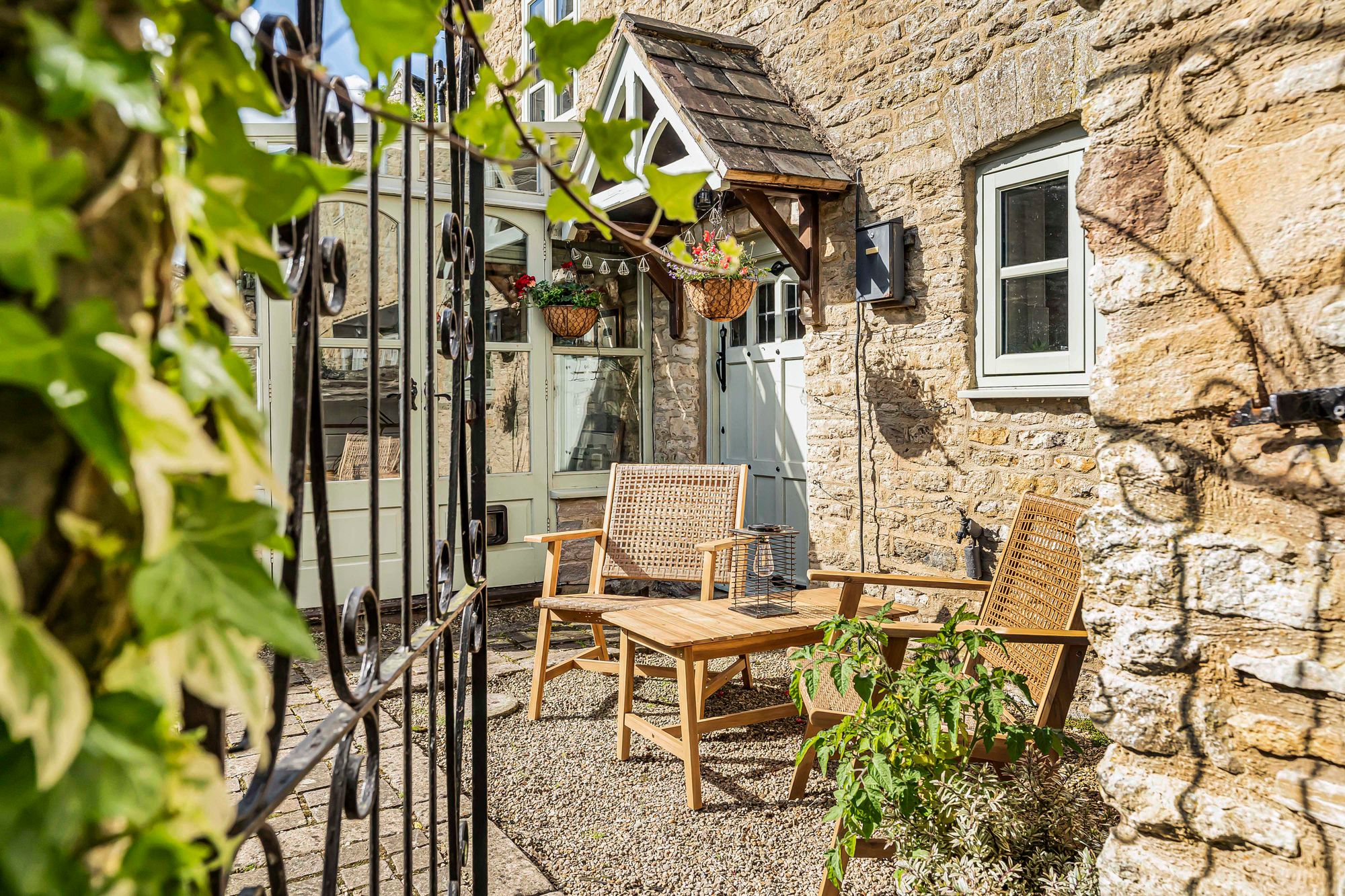 3 bed terraced house for sale in Chapel Row, Souldern, OX27  - Property Image 32