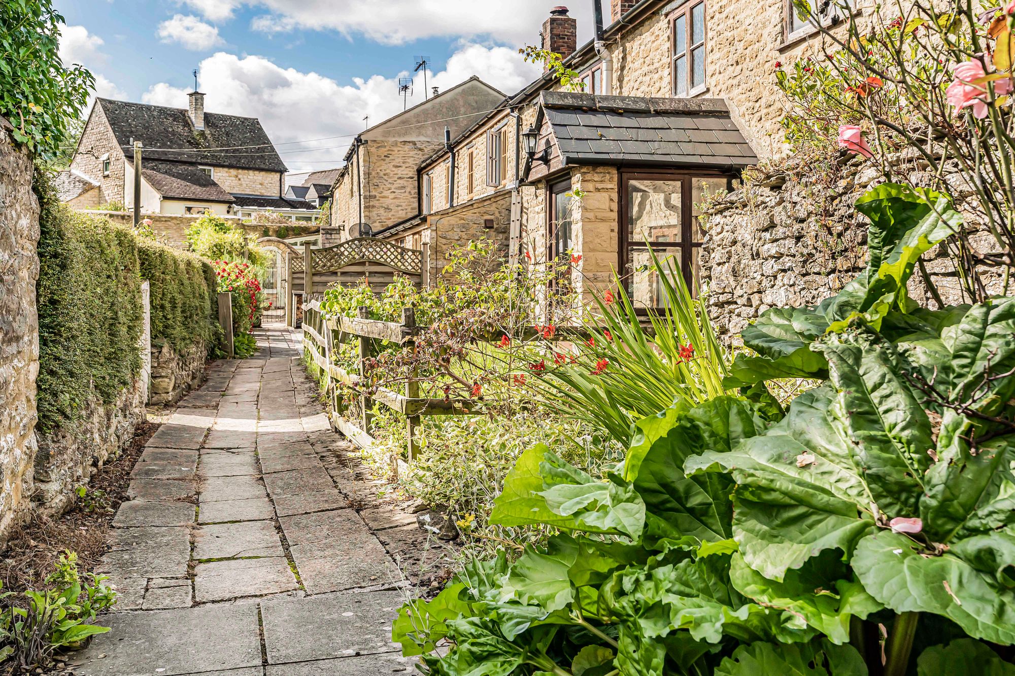 3 bed terraced house for sale in Chapel Row, Souldern, OX27  - Property Image 37