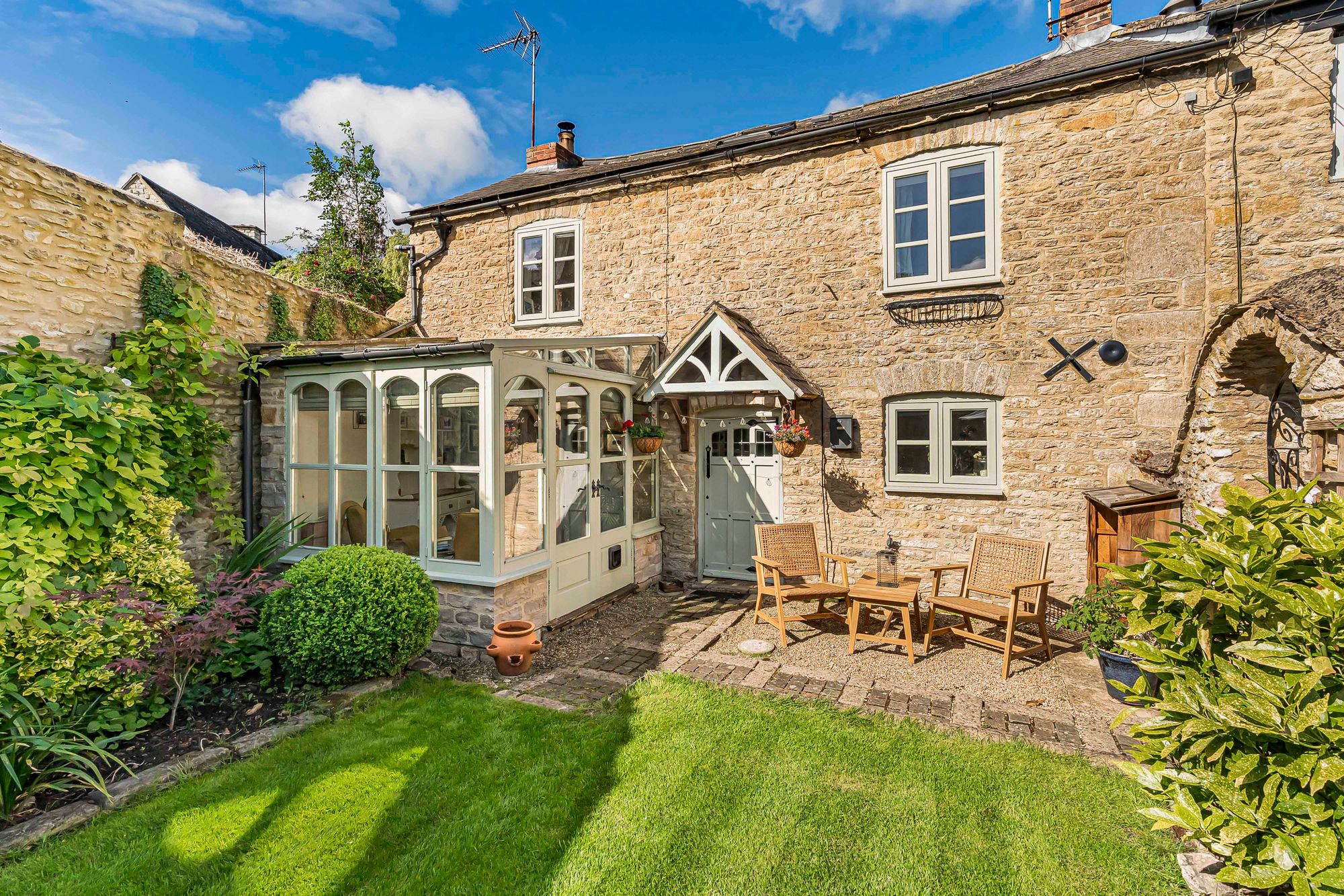 3 bed terraced house for sale in Chapel Row, Souldern, OX27  - Property Image 39