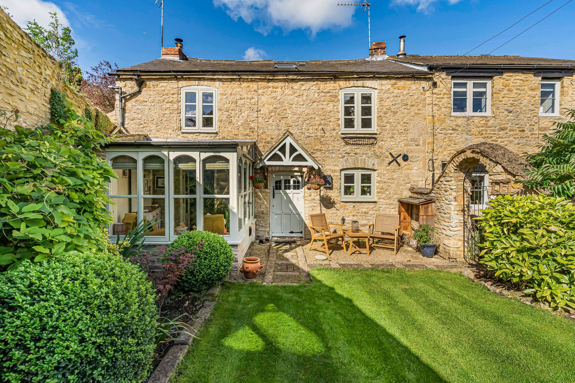 3 bed terraced house for sale in Chapel Row, Souldern, OX27  - Property Image 38